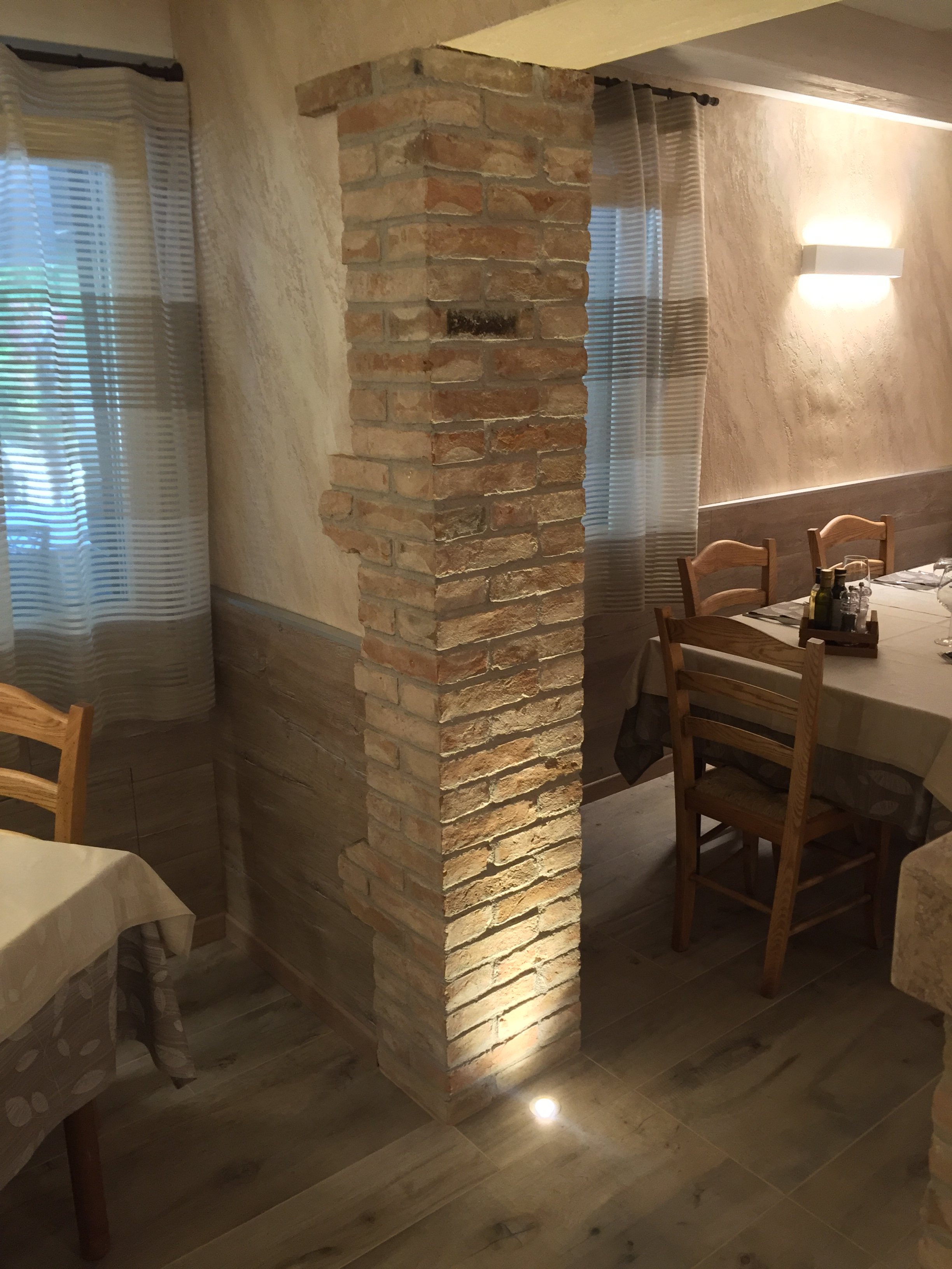 复古与现代的完美结合——意大利 Trattoria Da Giulia 餐厅设计-21