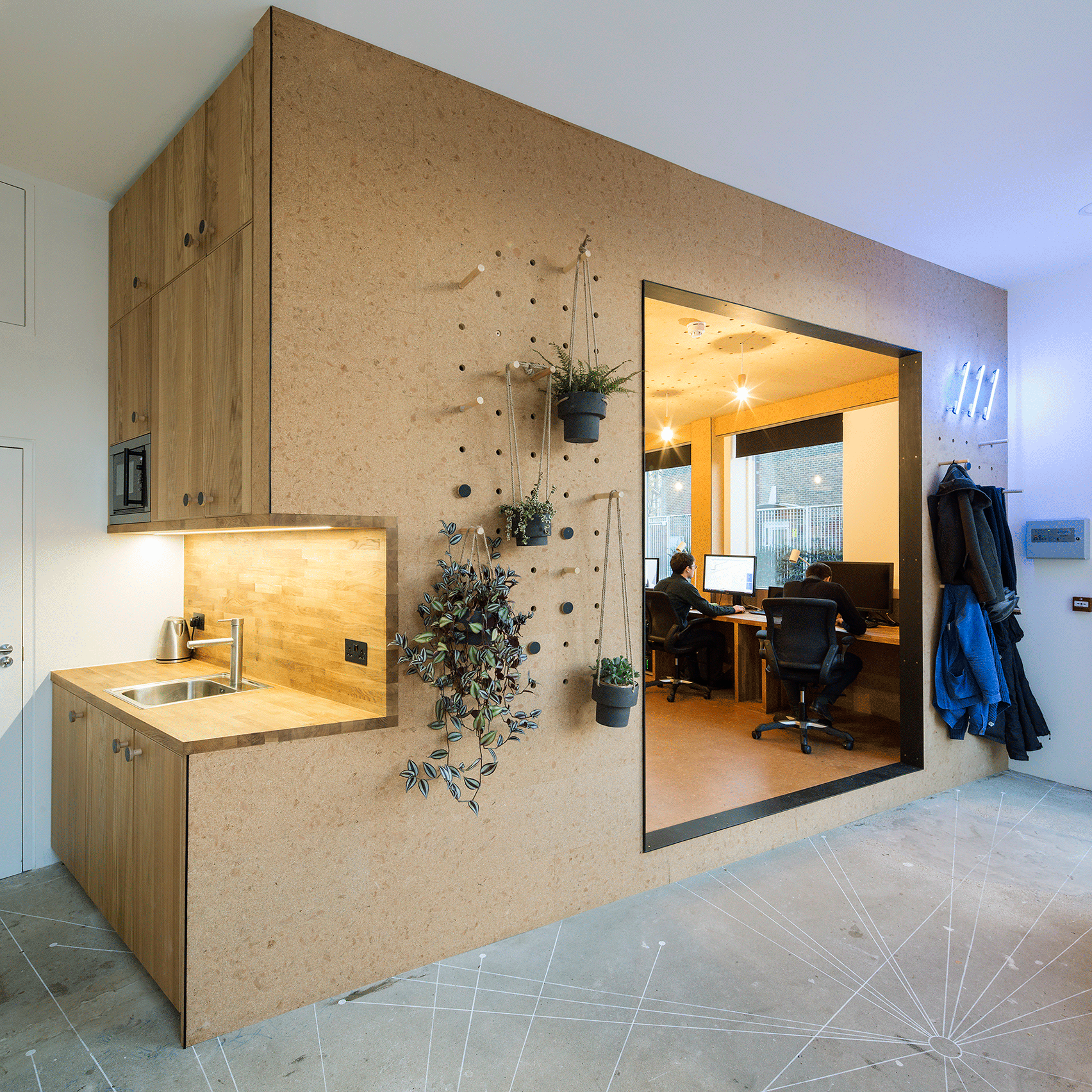 伦敦建筑工作室打造软木吊舱空间 灵活多变创意无限-5