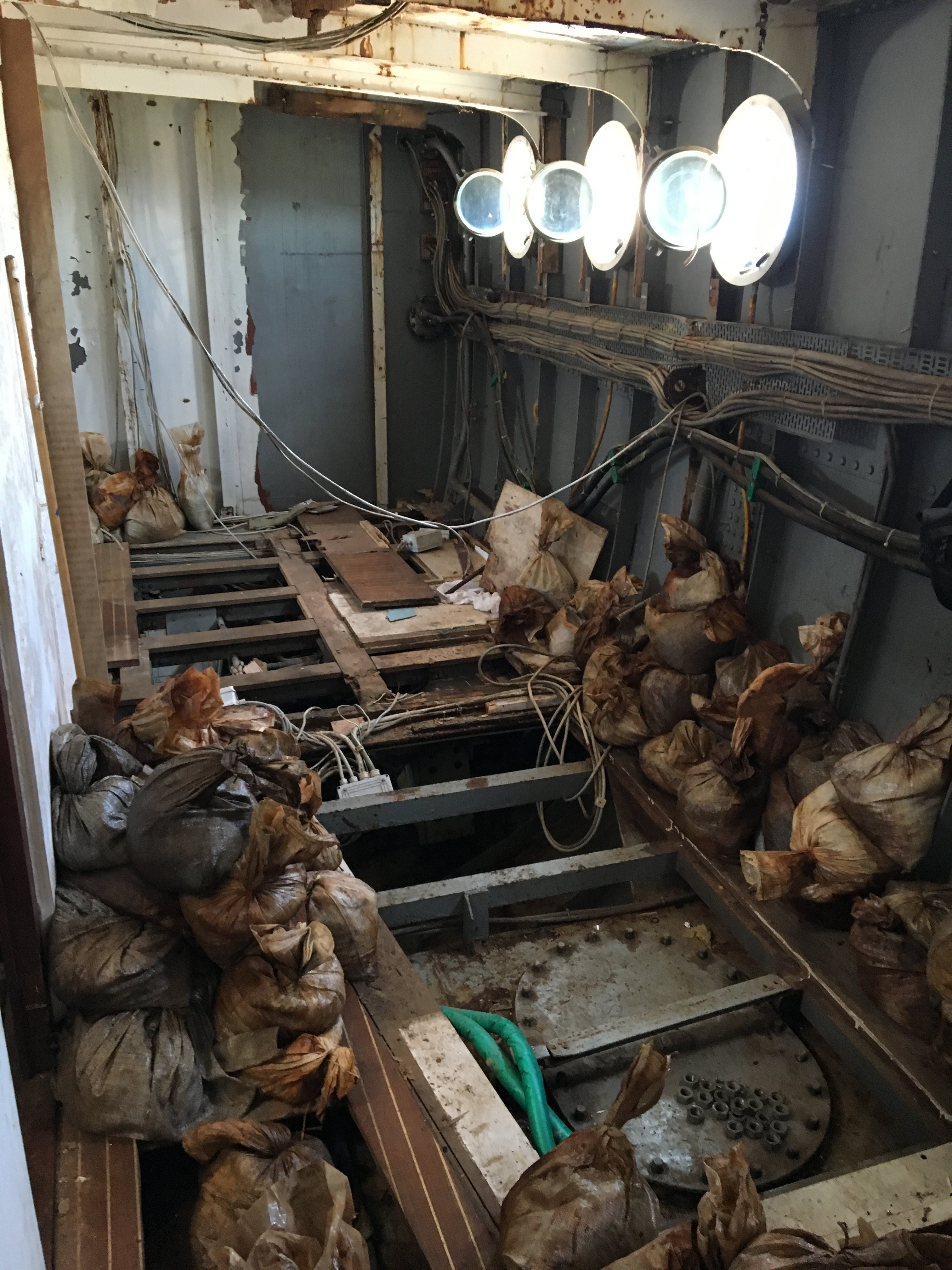 豪华游艇"Letting Go"的室内设计亮点-6