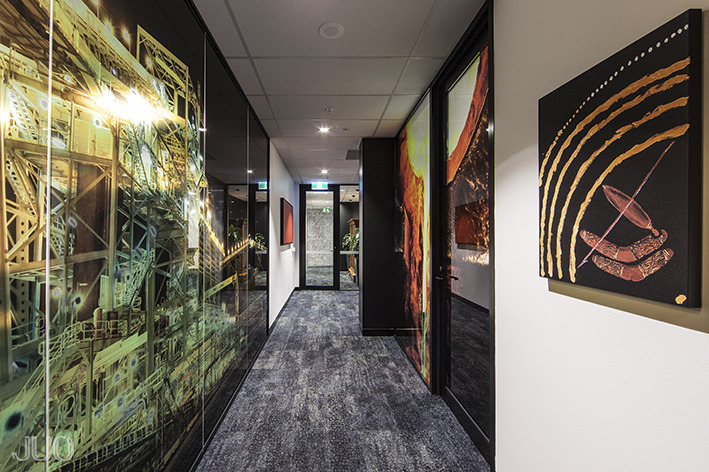 新 mont 矿业公司现代办公室设计,展现历史与发展的故事-13