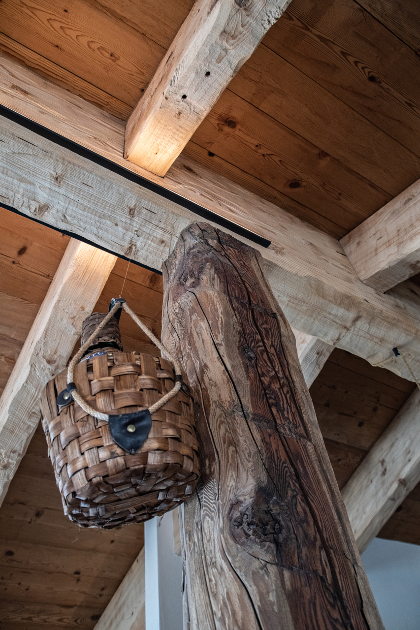 雪山之上的温馨猫舍——La Tana del Gatto 餐厅设计-34