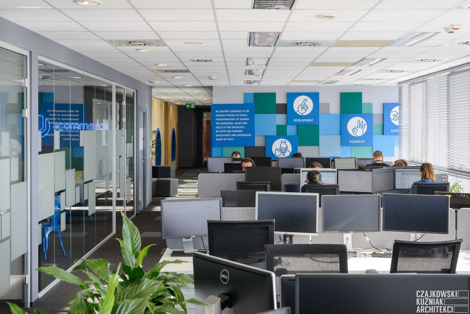 打造"JCommerce 2"公司卡托维兹办公室的室内设计-6