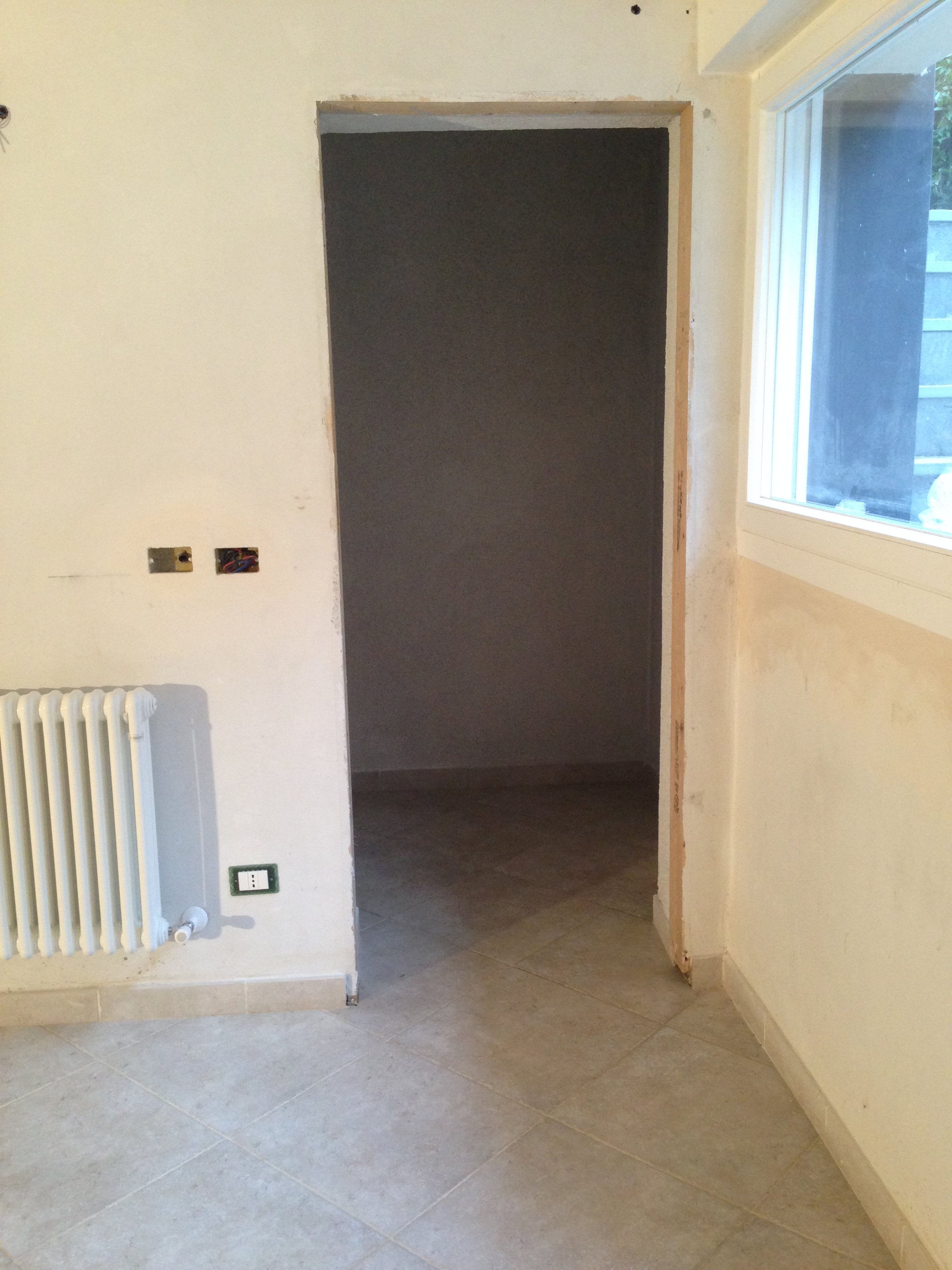 2015 年完成的地下室公寓重建与外部区域调整-16