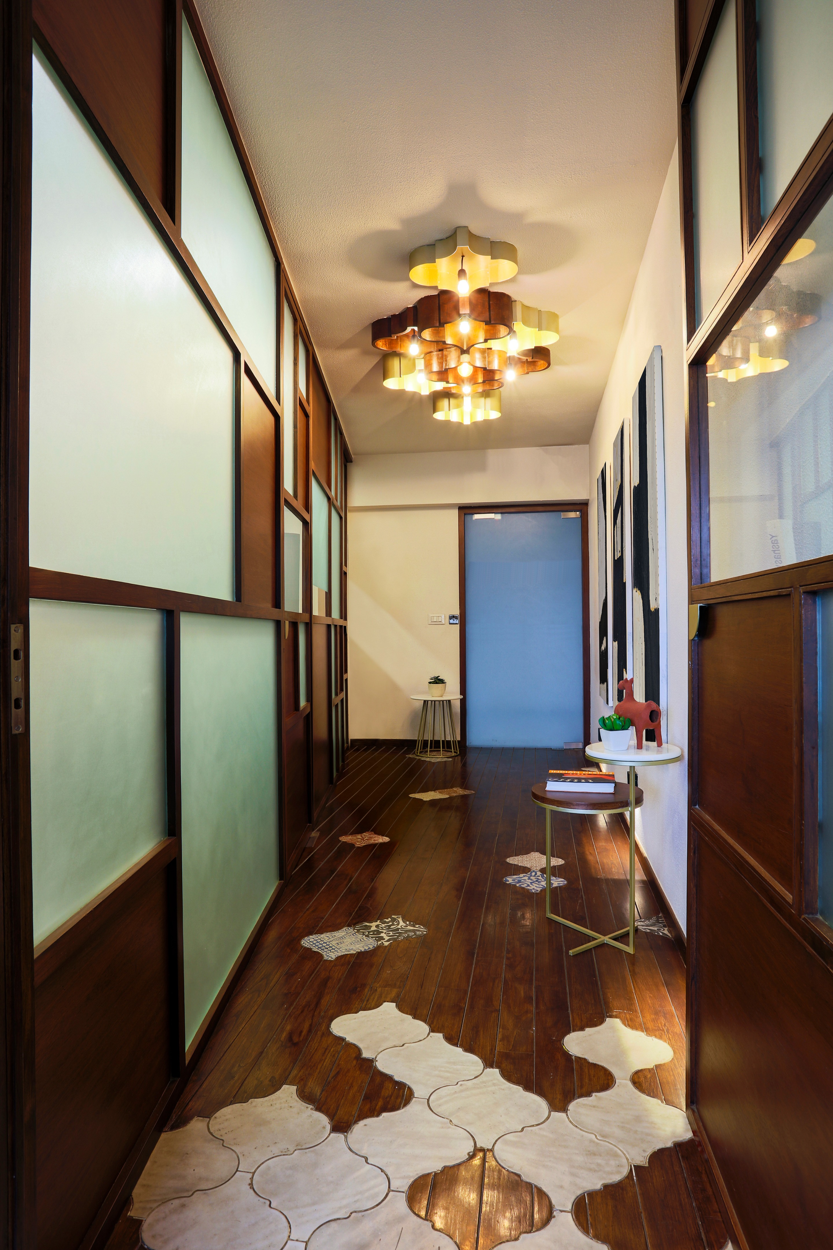 2018 年完成的 Kalpesh Modi 办公室设计 | 定制家具与照明设计的完美结合-9