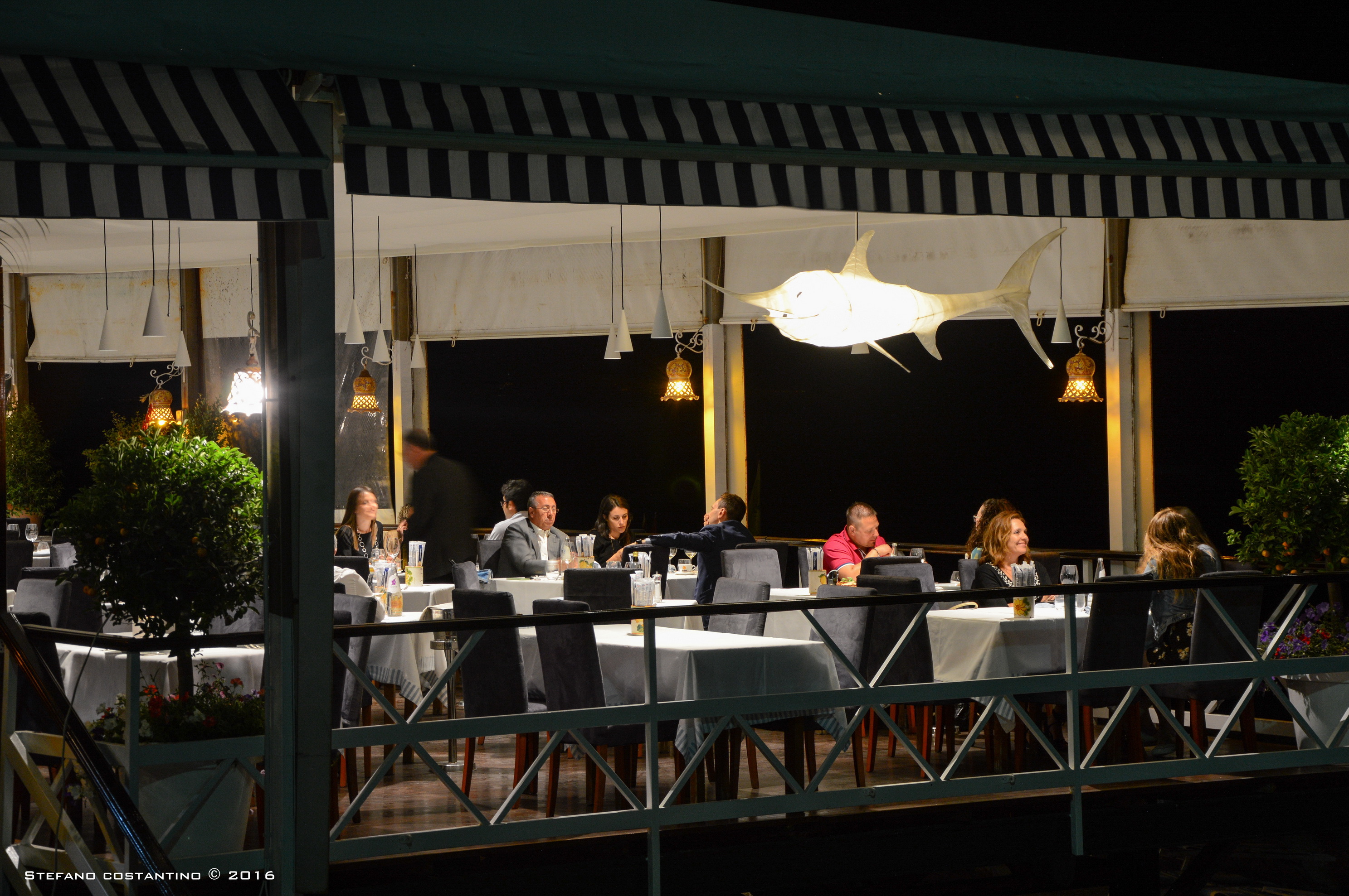 光怪陆离的海底餐厅-2