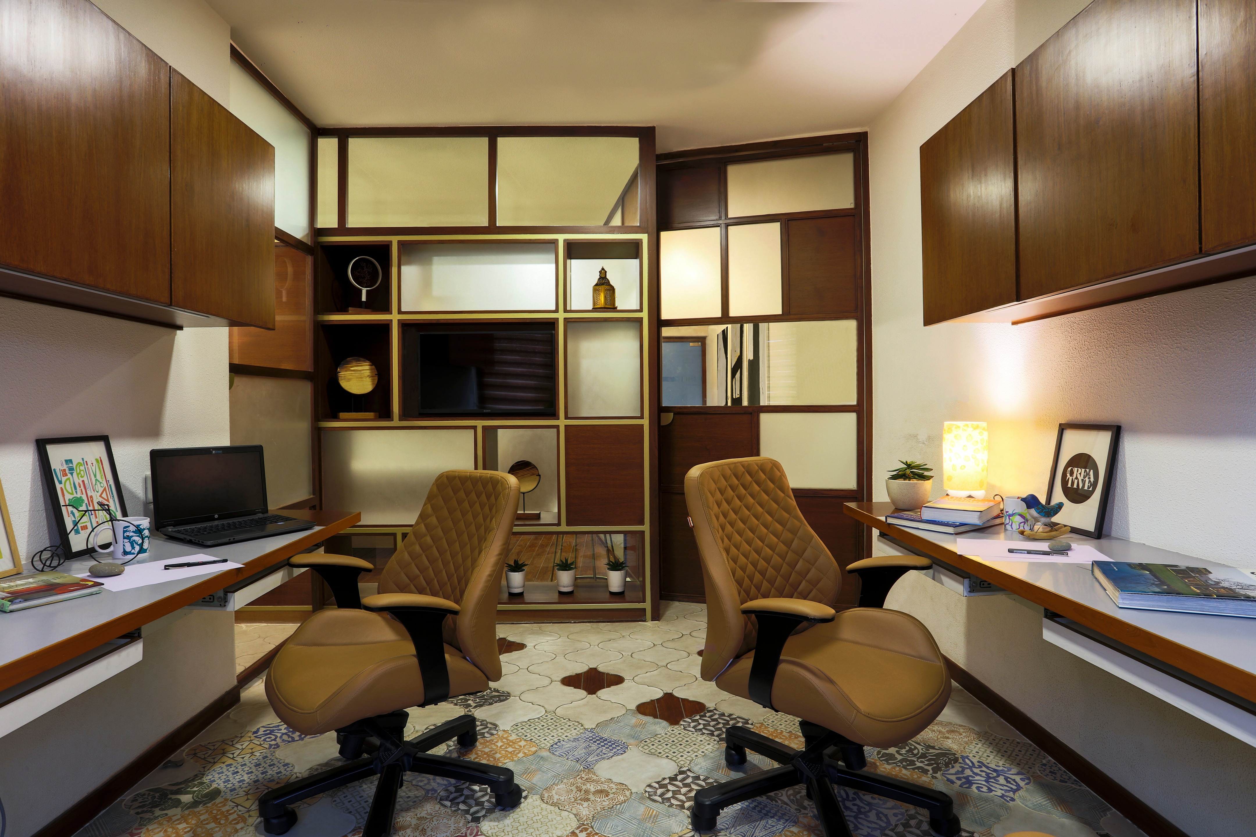 2018 年完成的 Kalpesh Modi 办公室设计 | 定制家具与照明设计的完美结合-10