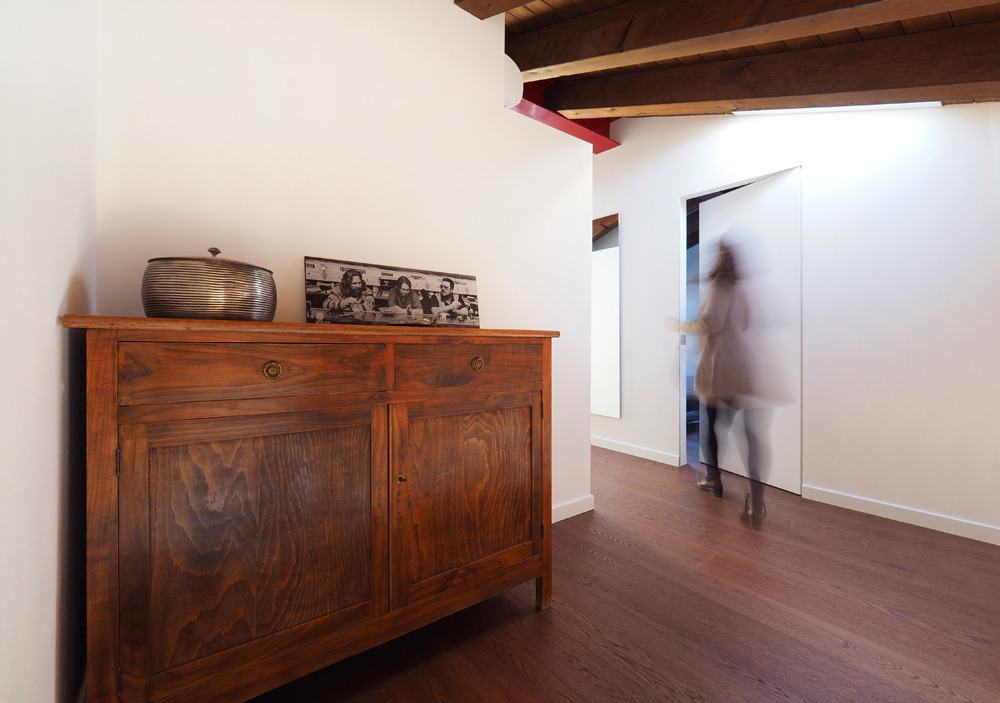 乡村木质艺术家公寓-4