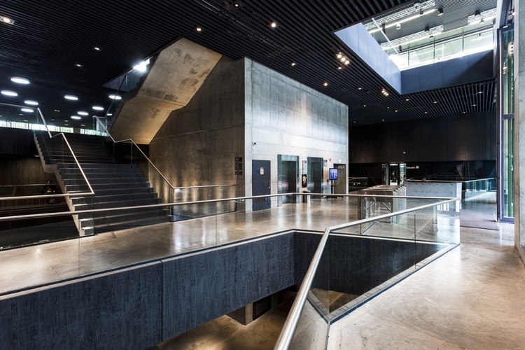 波哥大杰弗里亚大学艺术学院新建筑,城市与自然交融-30