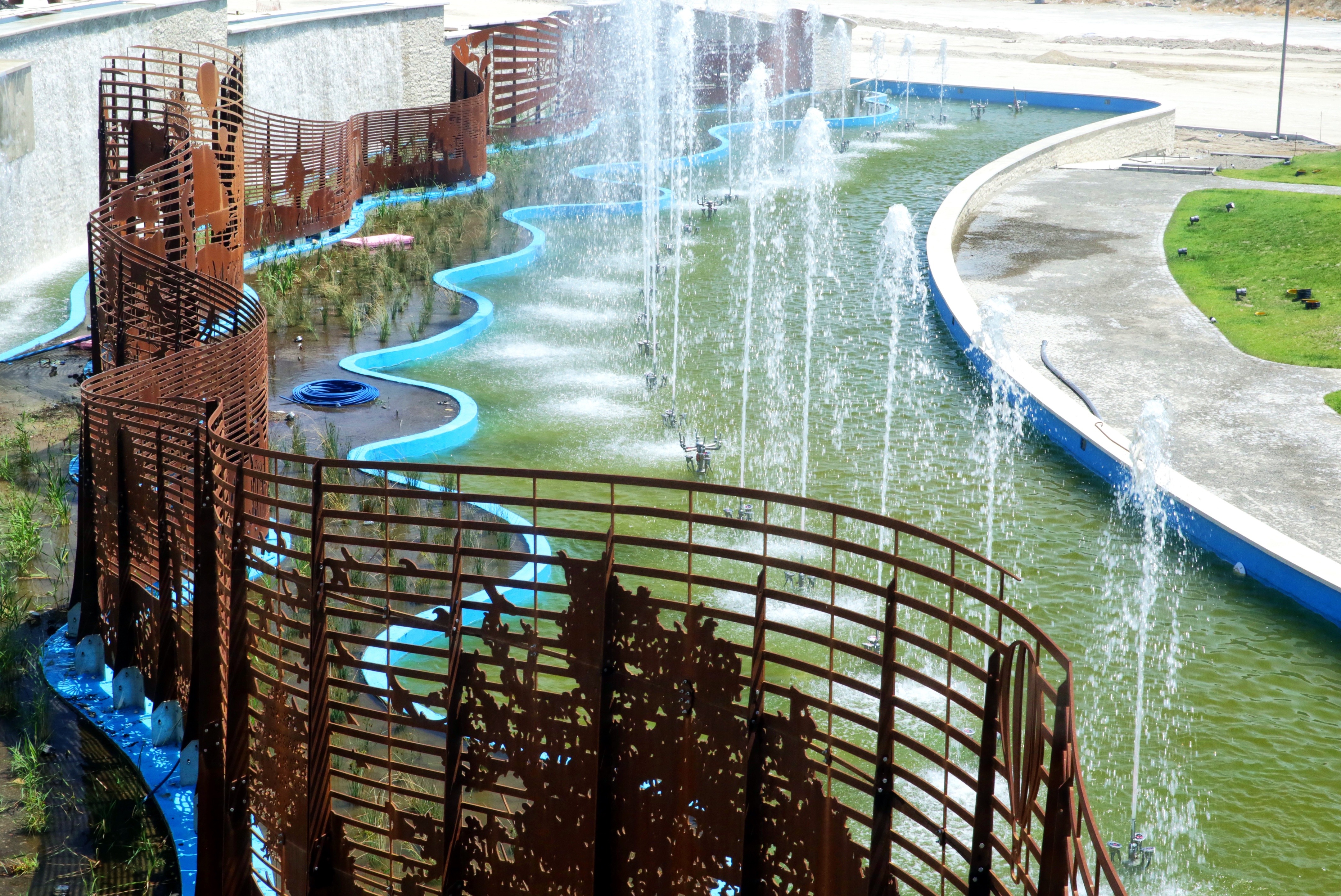 阿塞拜疆 IDEA 公司打造梦幻高尔夫俱乐部入口巨型艺术装置-13