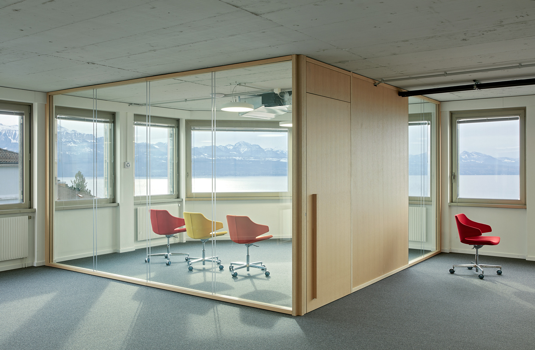 瑞士 Mel 建筑事务所打造“开放科学”办公空间-10