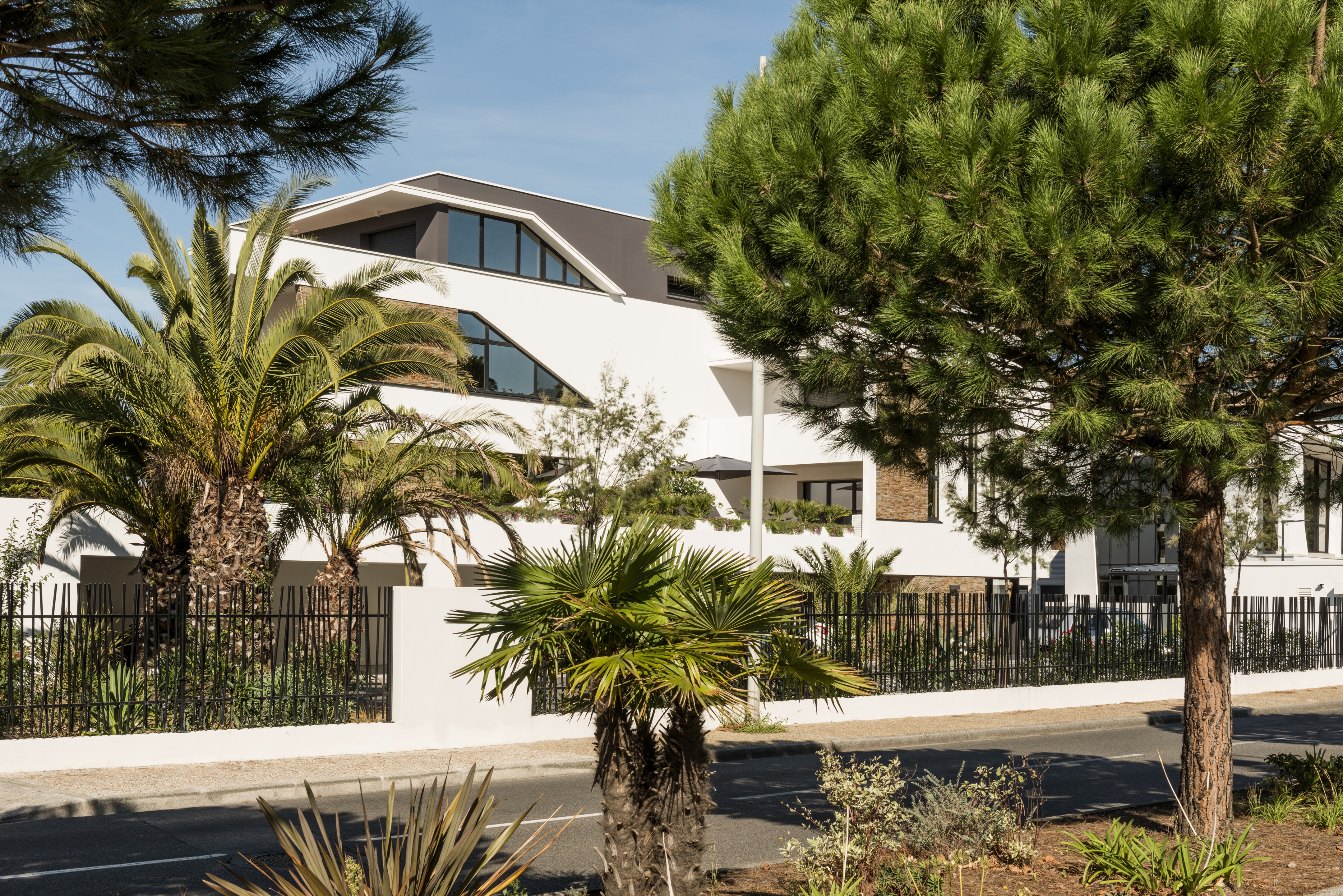 法国安吉特海滨公寓与办公建筑-10