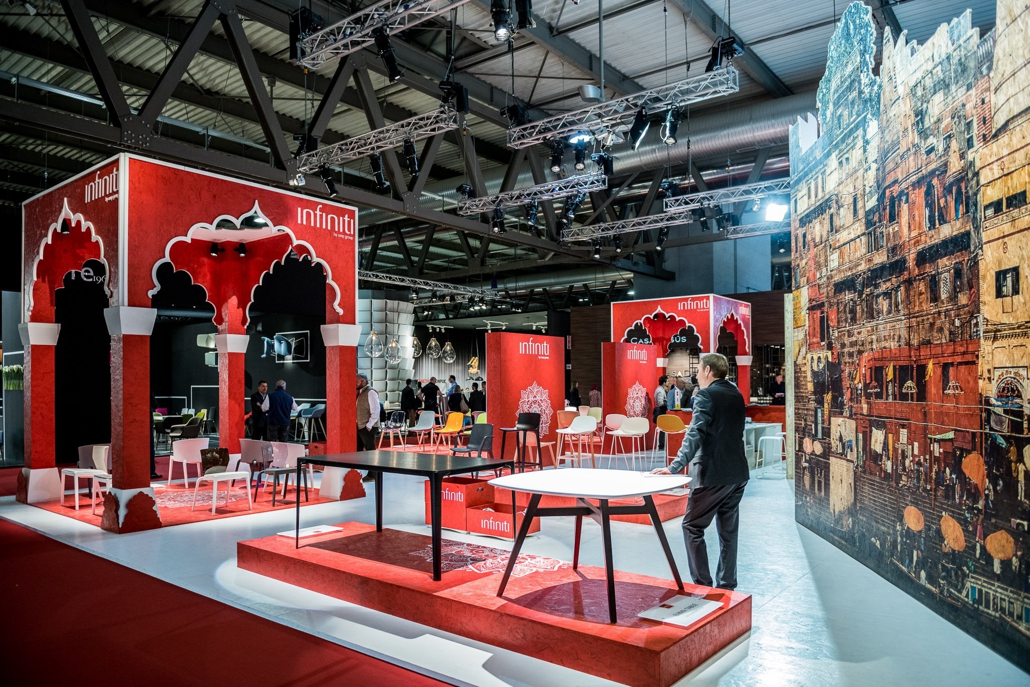 2015 年米兰家具展 Infiniti 展台——木结构魅力诠释现代展览设计-10