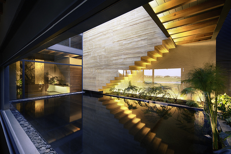 2015 年改造的墨西哥私人住宅——双层高大厅与反射池的巧妙结合-10