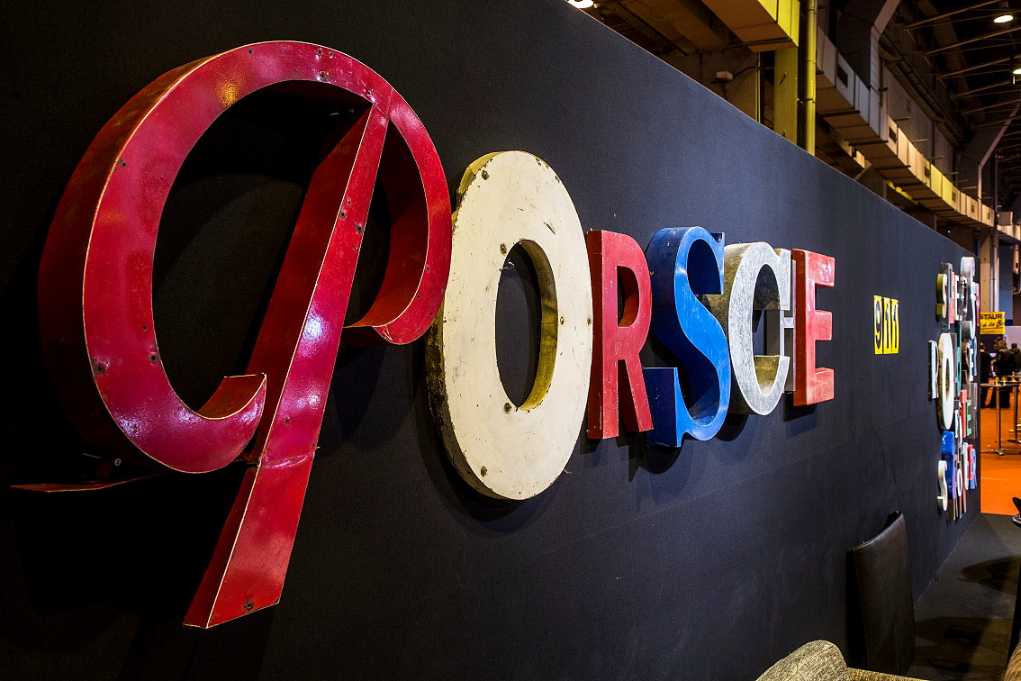 传奇保时捷展台，复古与激情的碰撞-1