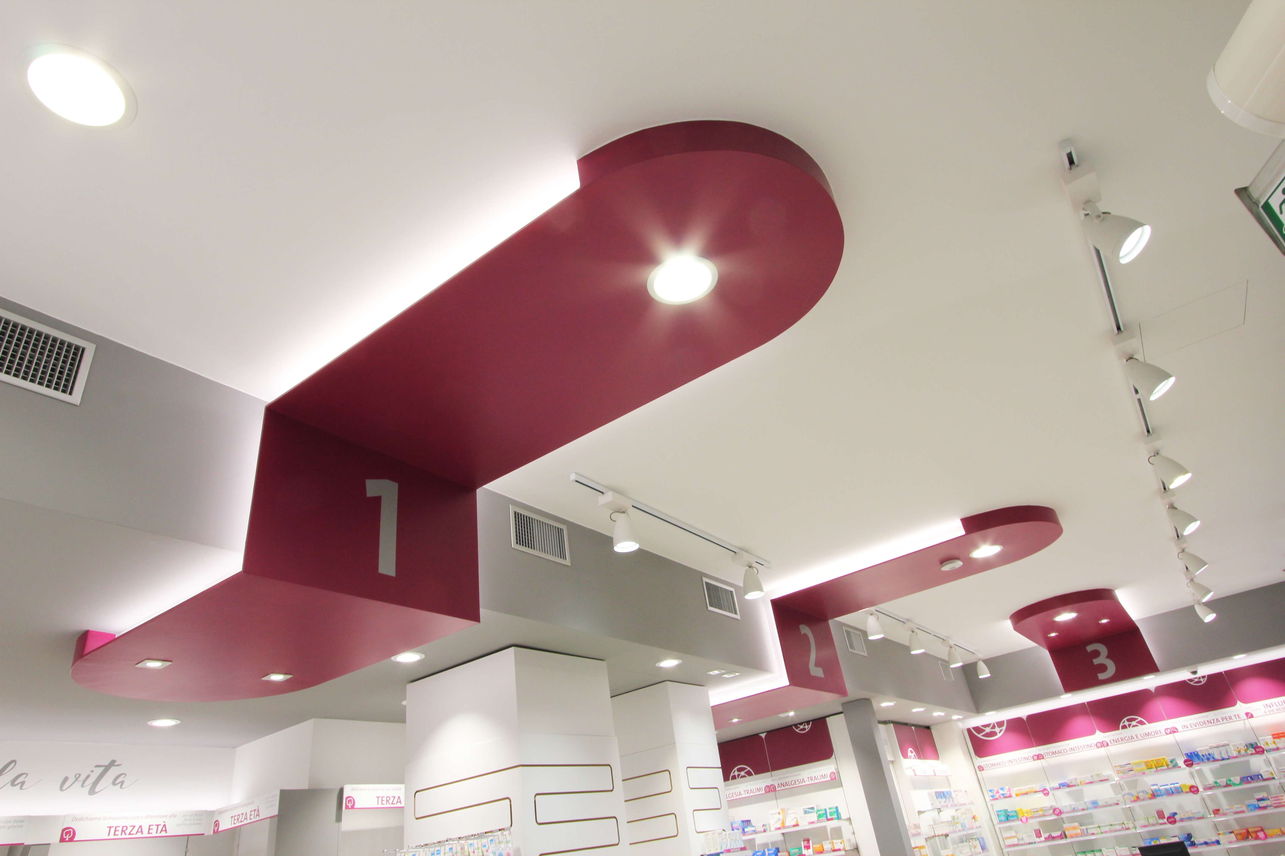 FARMACIA C·Agnelli 药房设计-8