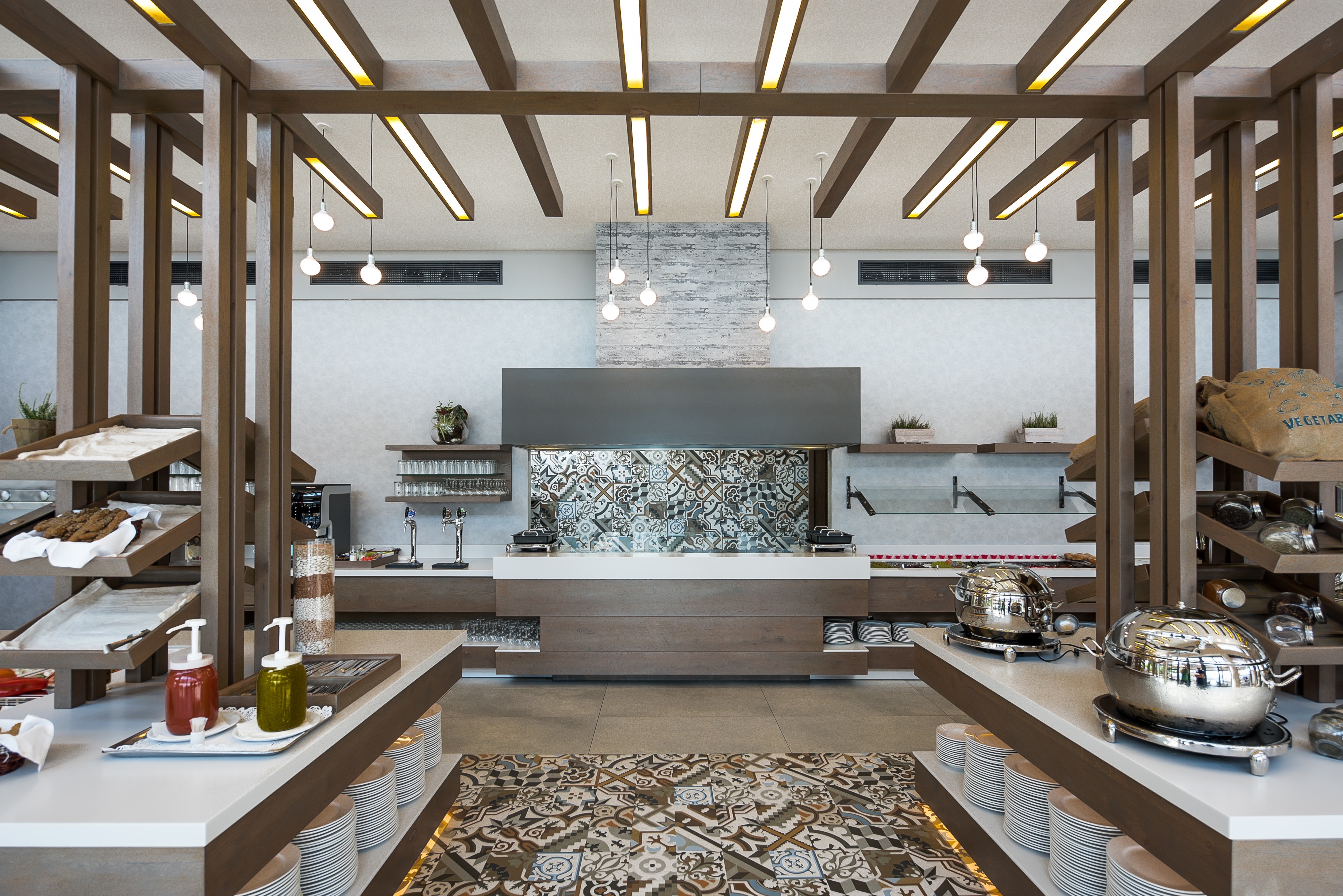 Nana Beach Hotel · Snack Bar 室内设计案例解析-6