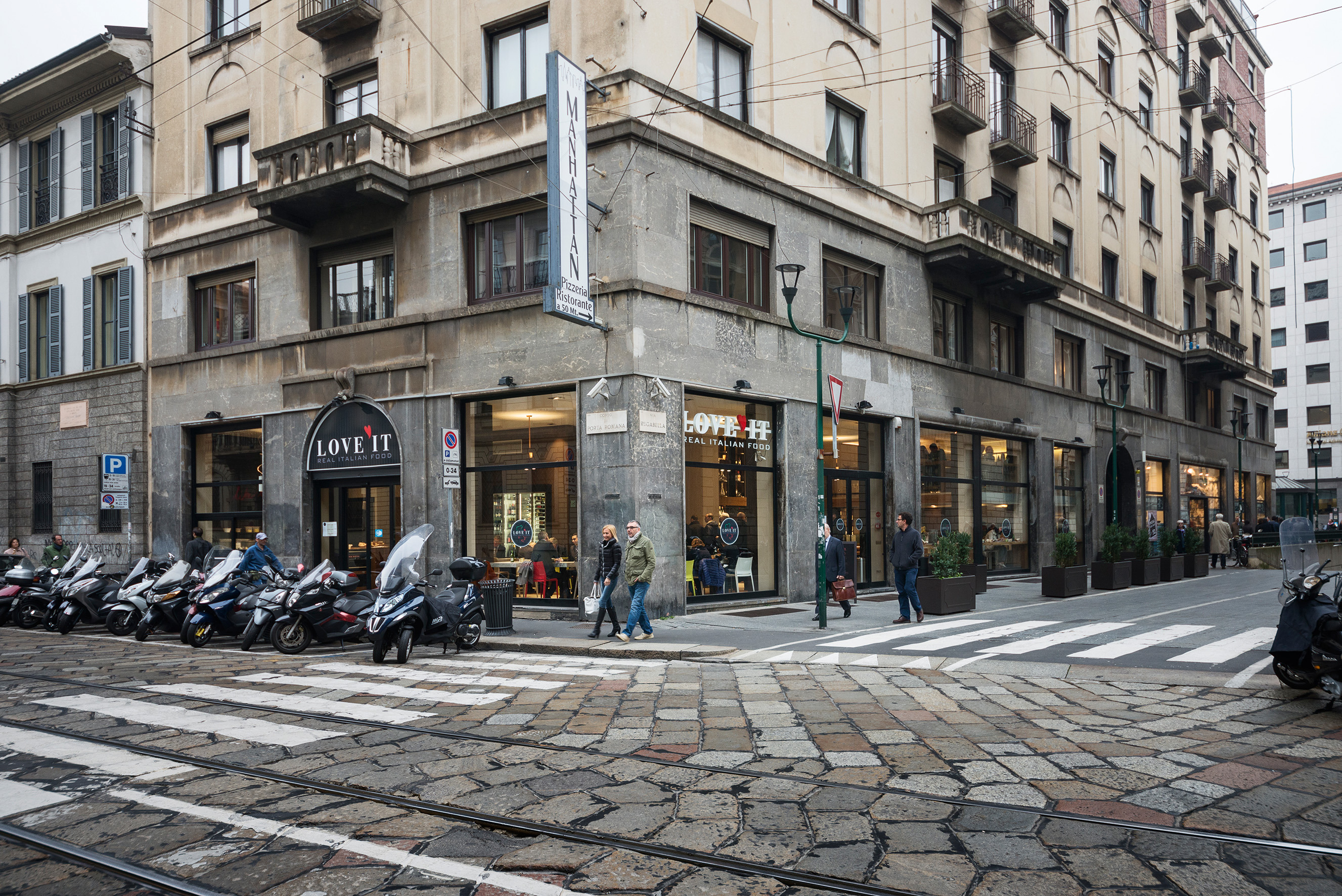 米兰“Love it”旗舰店,美食体验的室内设计盛宴-38