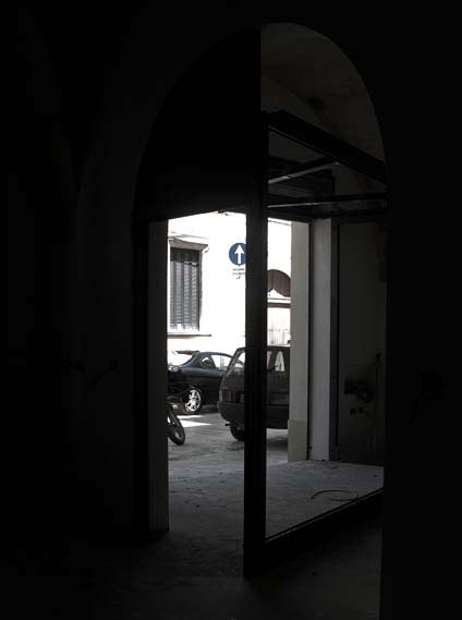 废旧车间变时尚商店的创意重生-21