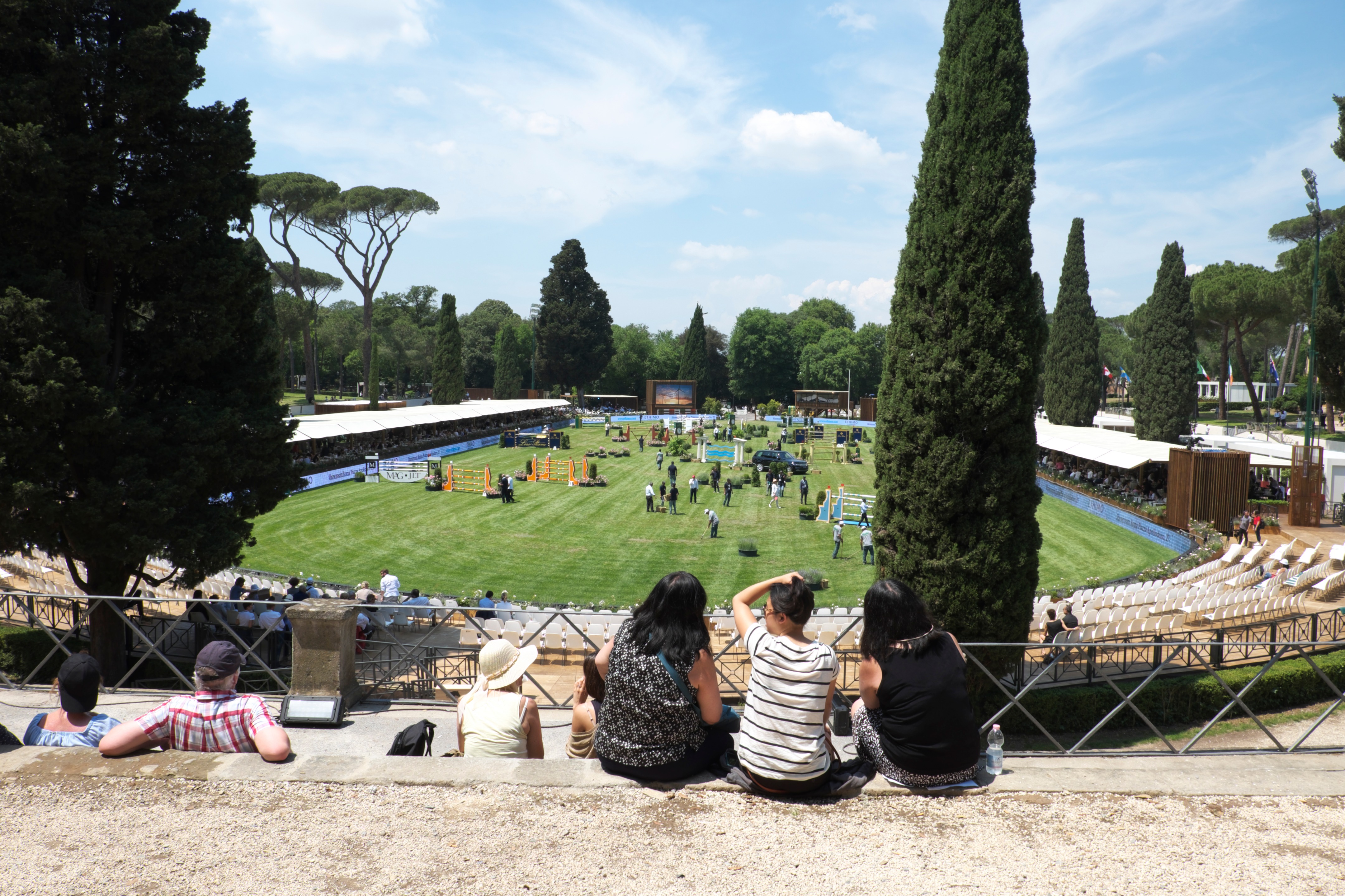 2018 年意大利赛马场广场设计-2