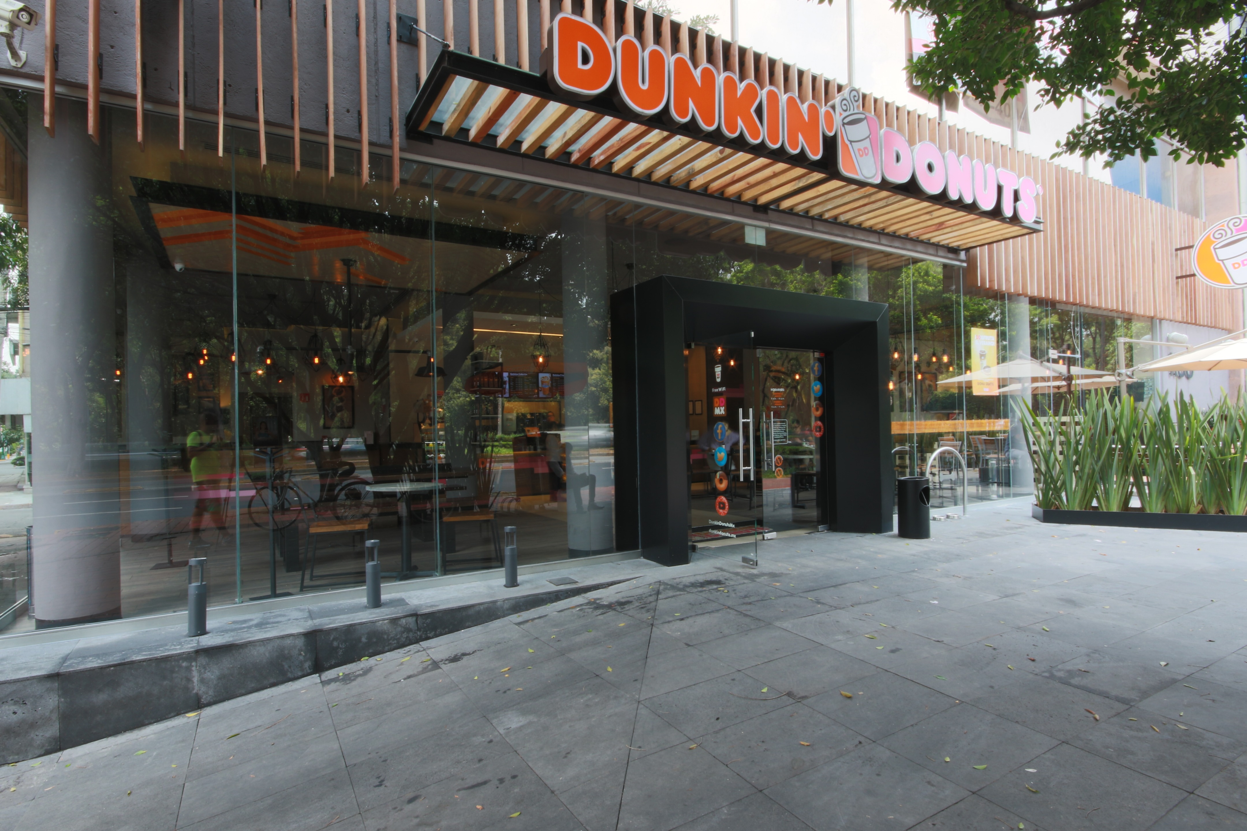 2016 年完成的 Dunkin' Donuts 墨西哥餐厅设计-0