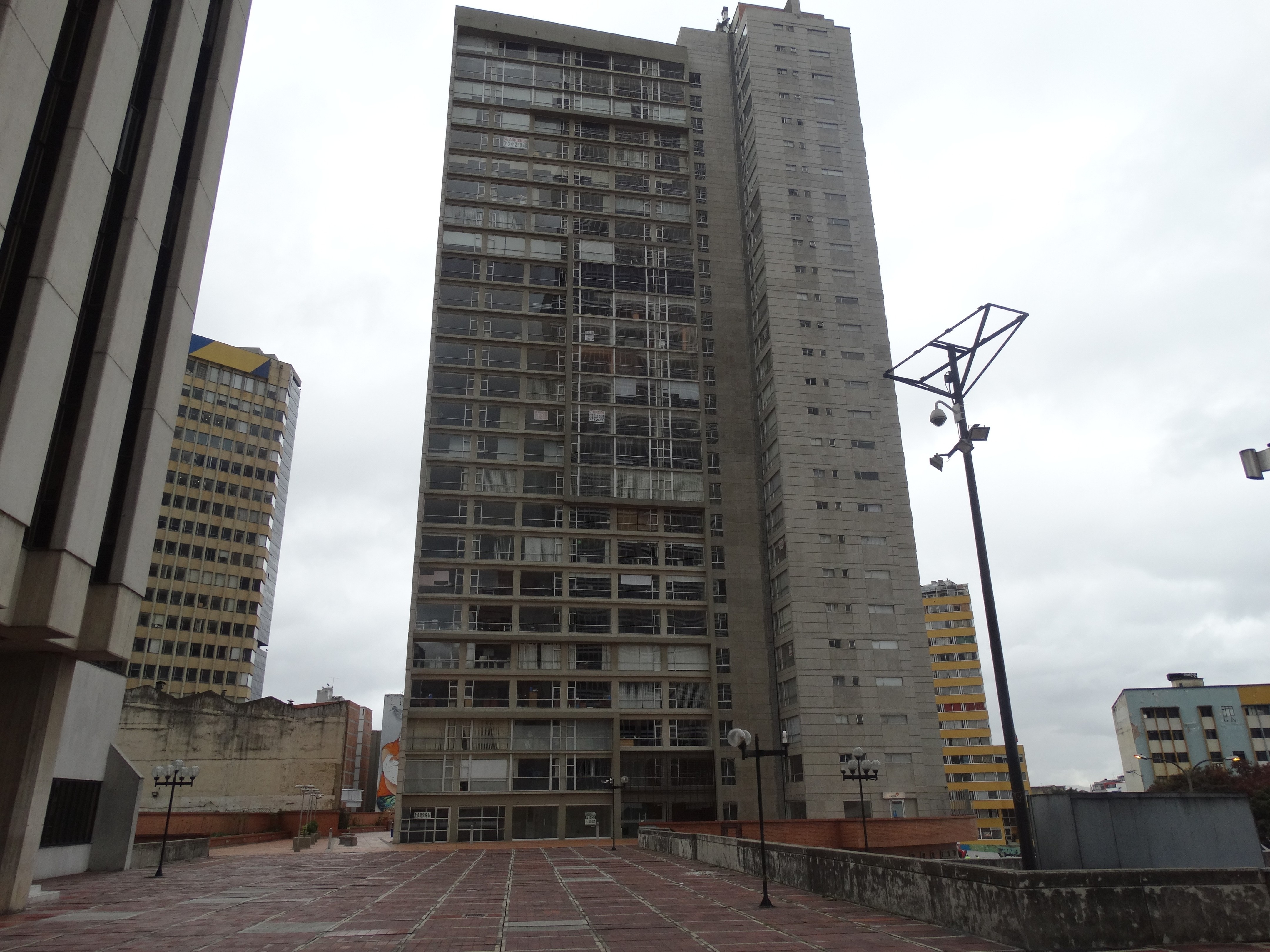 互动式立面照明设计，点亮历史建筑的现代魅力-10