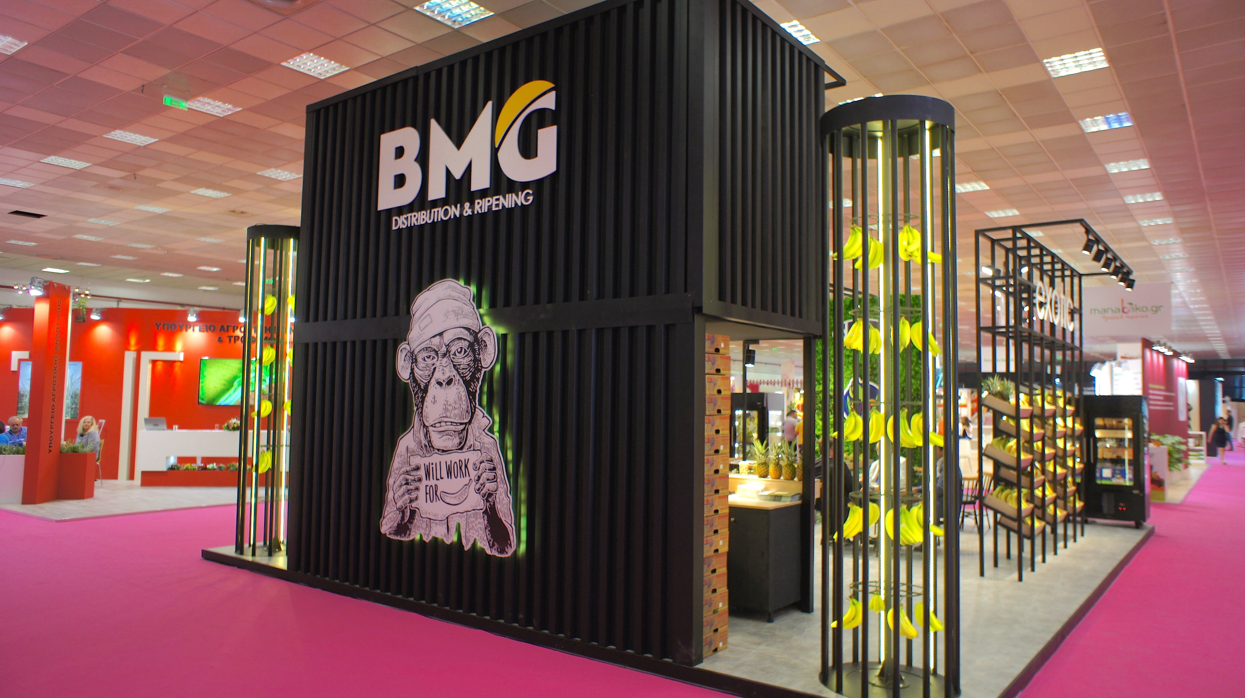 2018 年完成的垂直花园墙展览设计-9