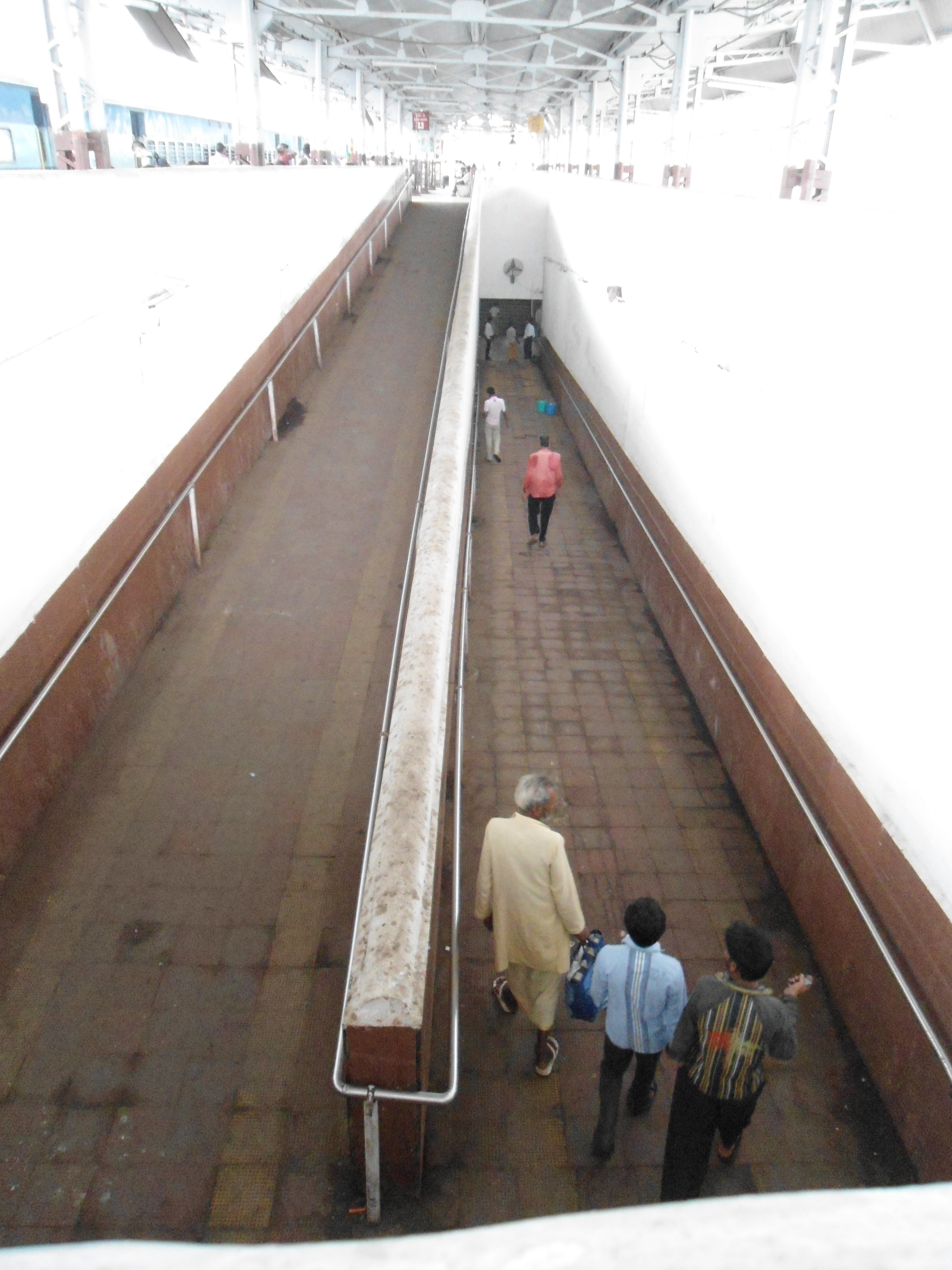 苏拉特市火车站区域的重新设计与再开发-67