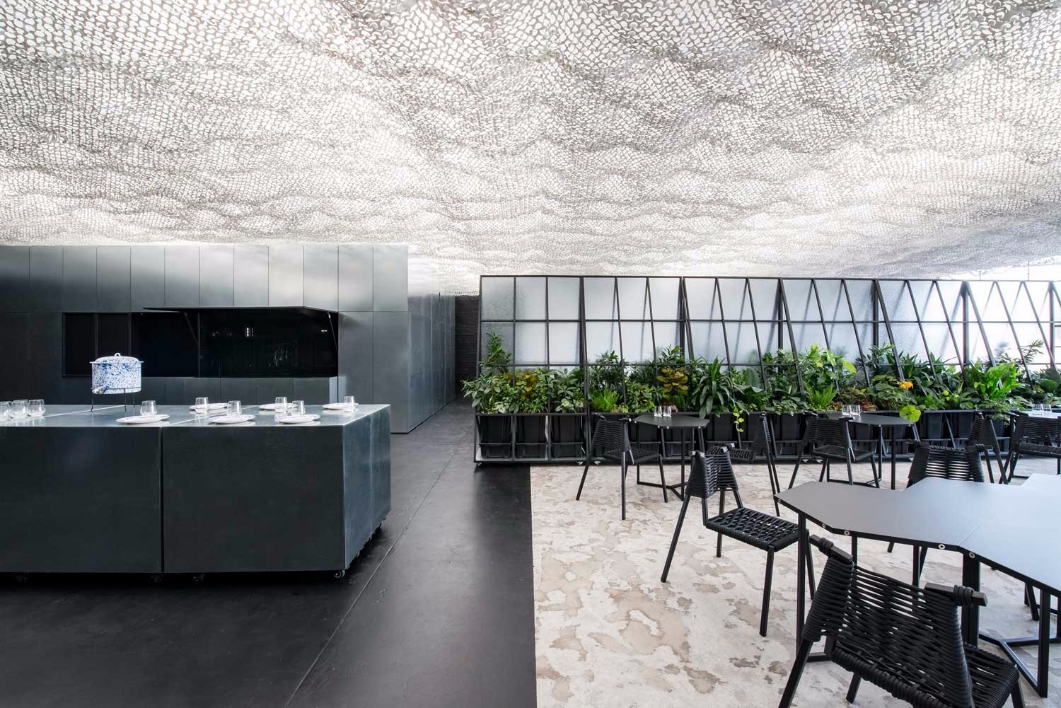 多元空间的无限可能——RUSSELL & GEORGE 的一站式工作休闲场所-11