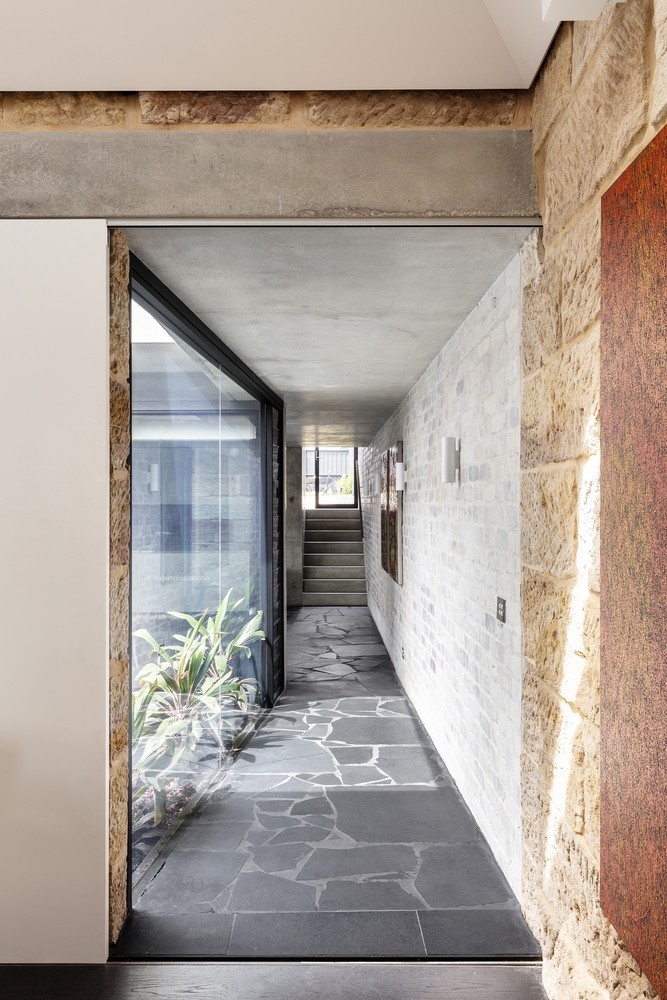 巴尔曼岩屋 | 混凝土亭子与砂岩小屋的完美融合-20