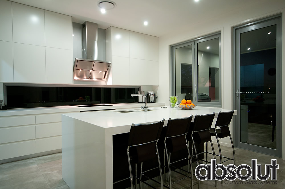 无框玻璃现代住宅设计-11