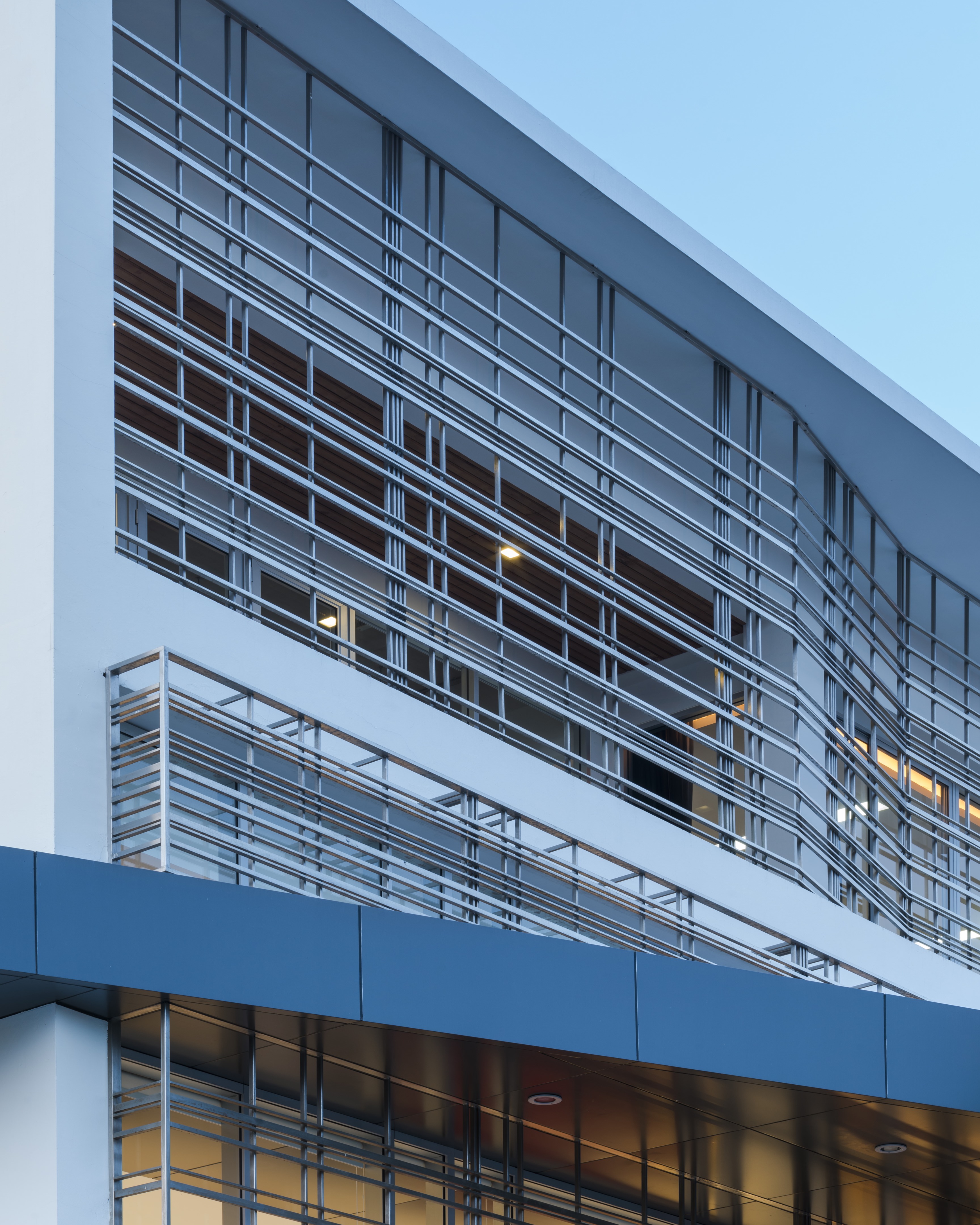 泰国曼谷 Pathumthani 金店 | 红金相映,现代与传统的完美融合-13