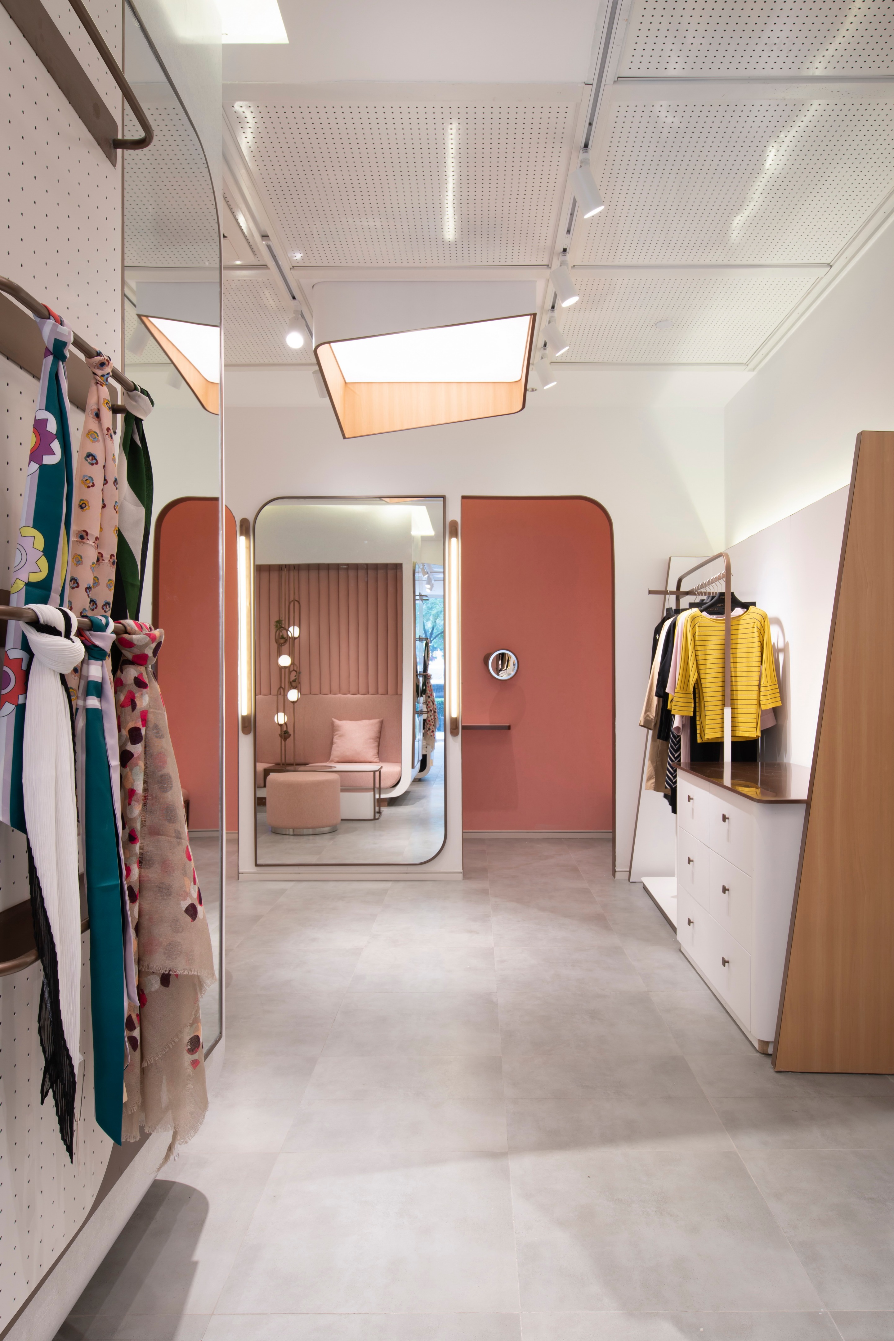 "年妞家"与"甲鼎"女性品牌旗舰概念店-11