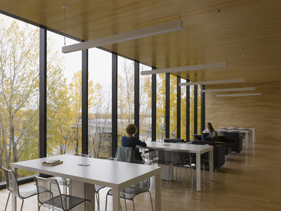 Guy Bélisle 图书馆-10