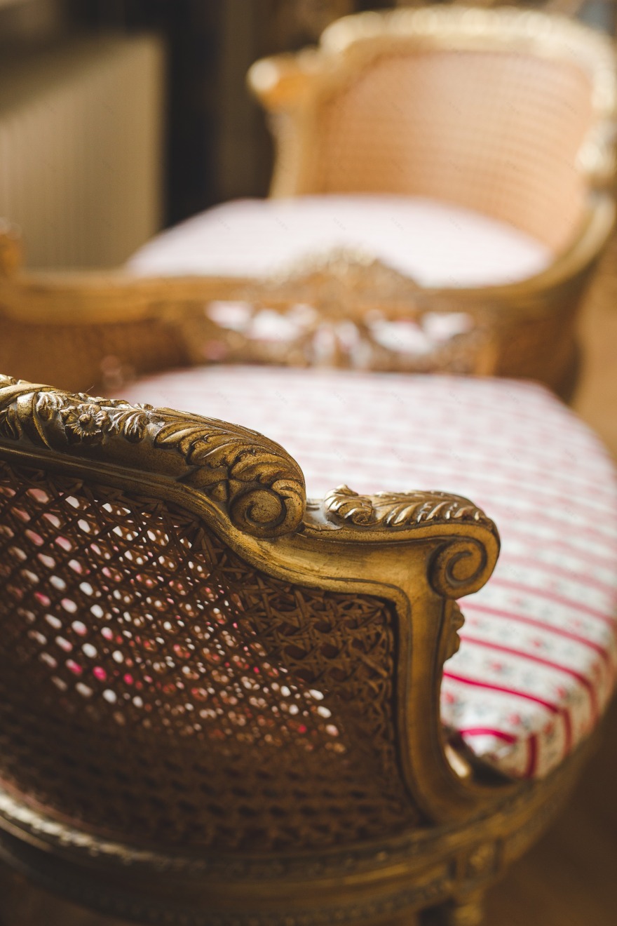 比利时 300 年历史古宅变身家具艺术展厅-11