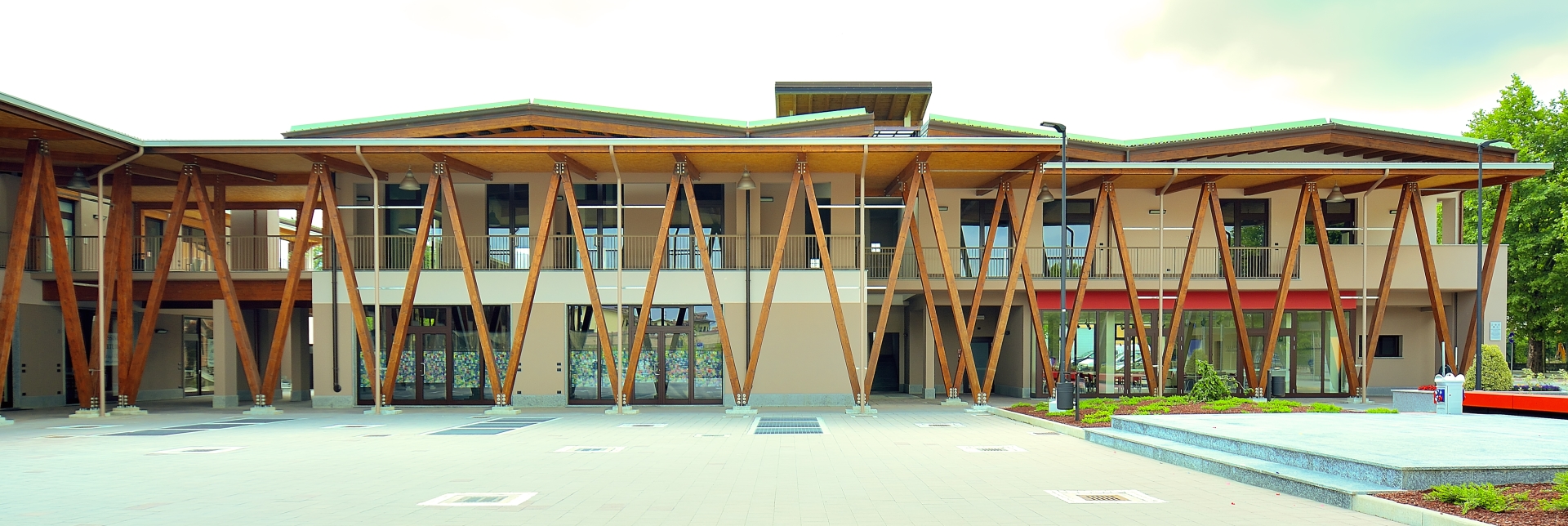 意大利北部城市广场重建,公共空间焕发新生-0