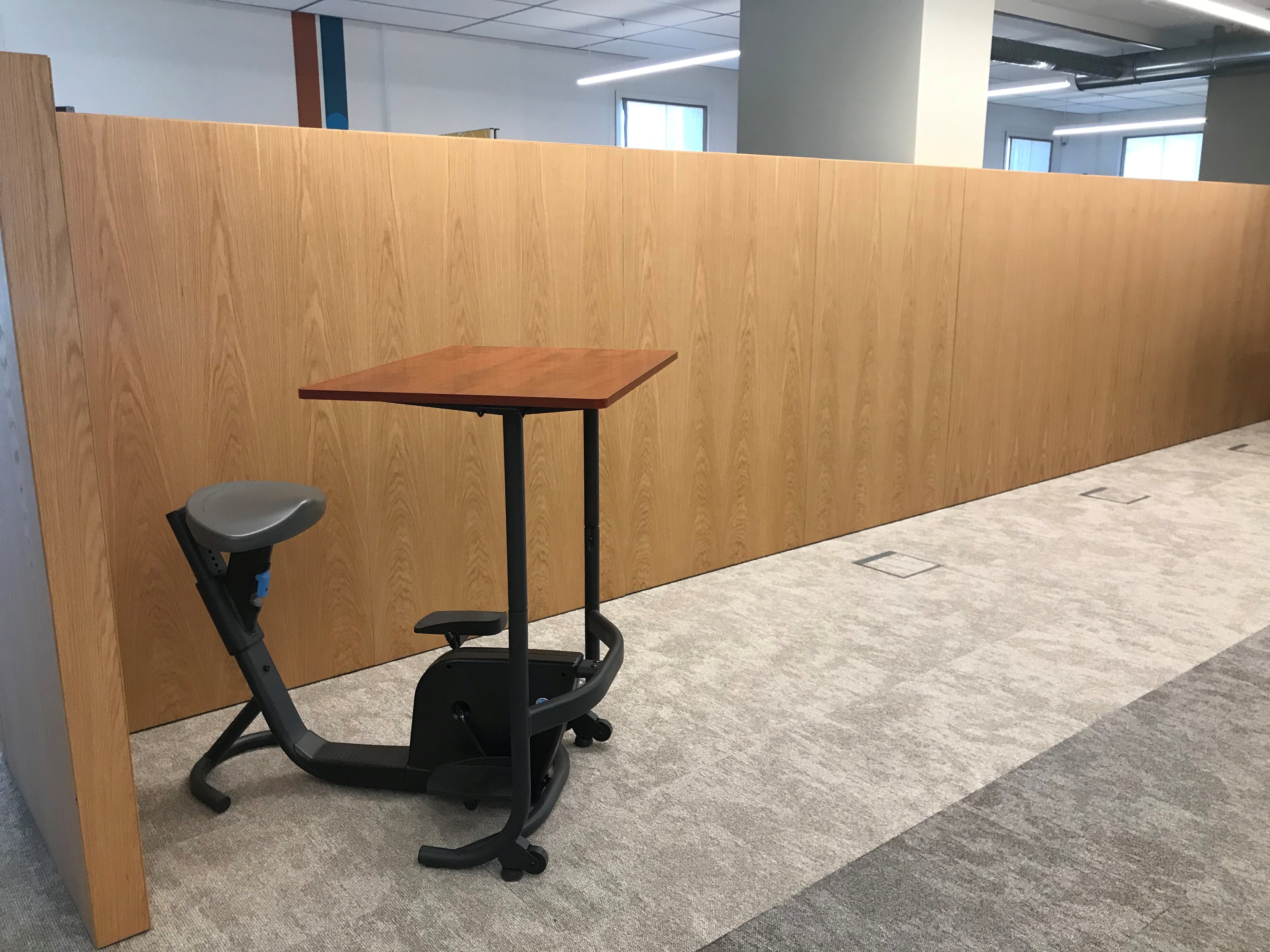 电信公司总部打造高效休闲办公空间-17