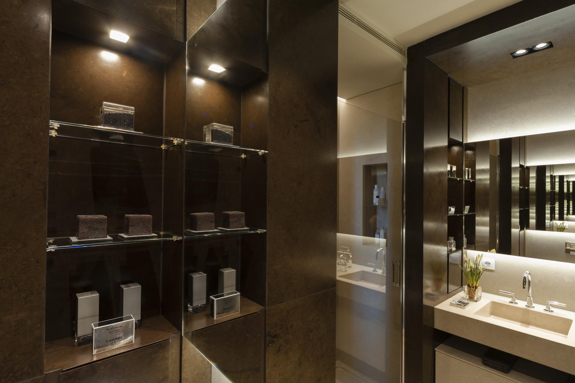 历史韵味与现代设计交融的意大利公寓-18