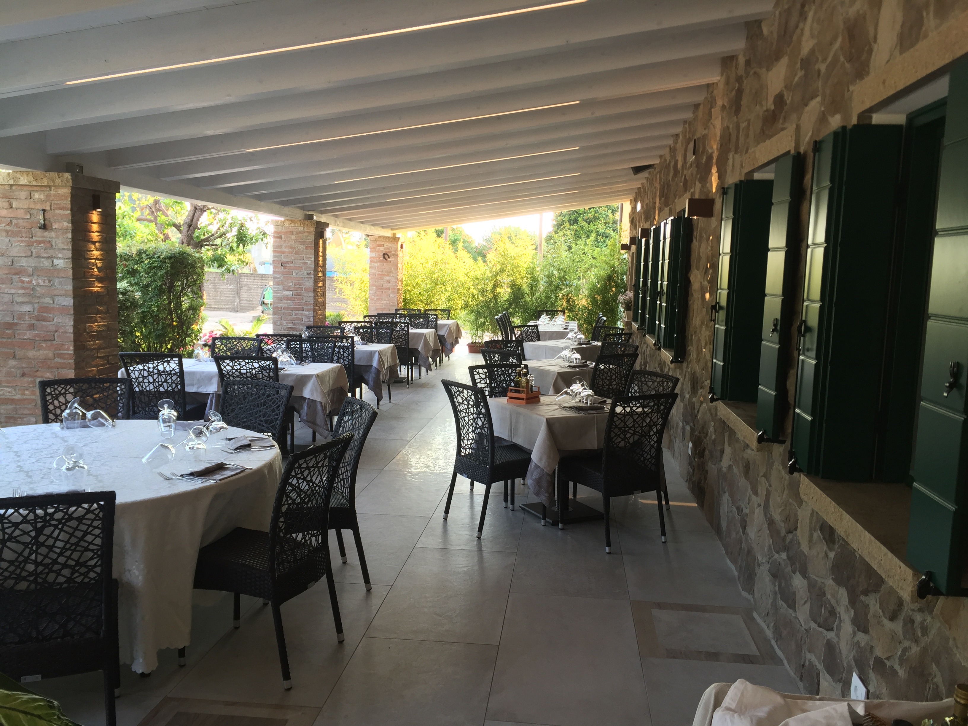 复古与现代的完美结合——意大利 Trattoria Da Giulia 餐厅设计-13