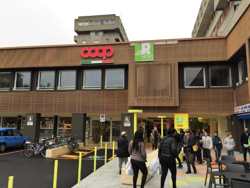 重塑 Coop 购物中心,木质复合材料打造现代购物空间-7