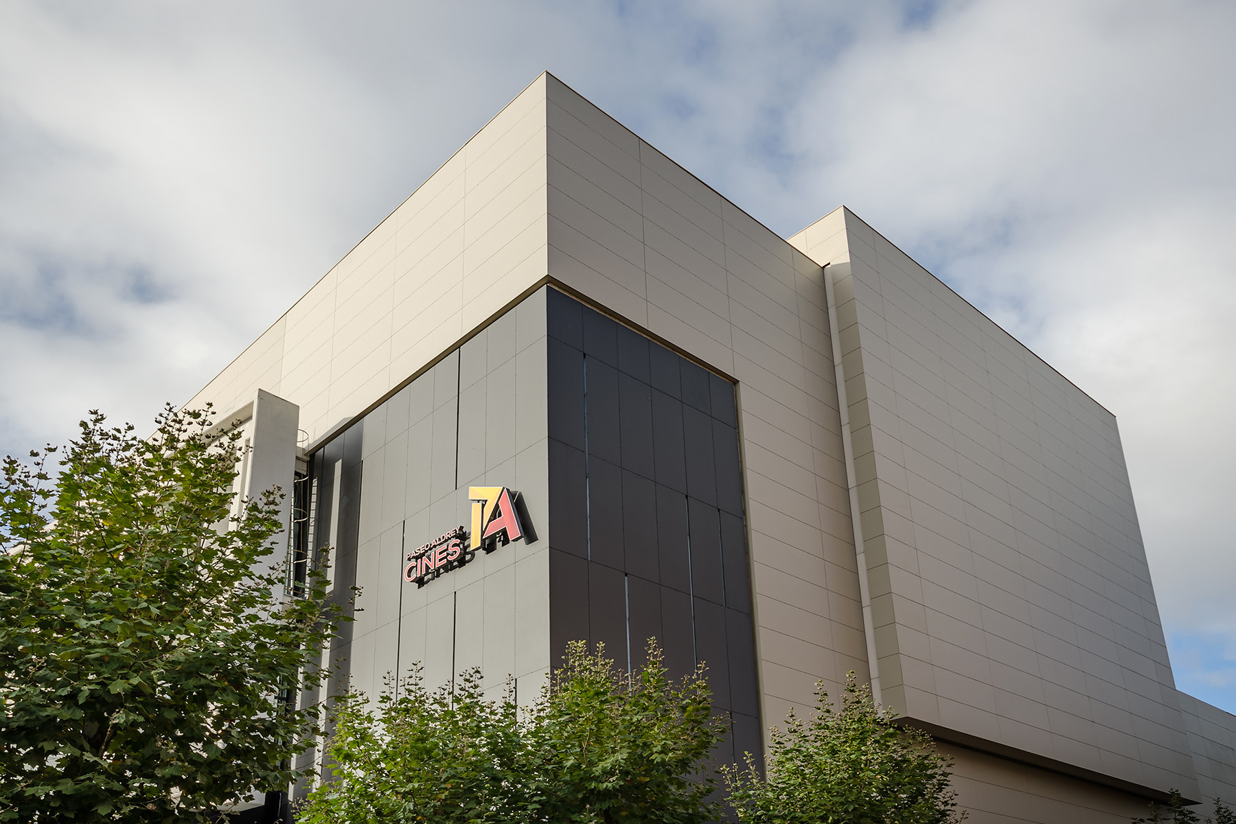 融合历史与现代的阿根廷马尔·德·普拉塔文化购物中心-6