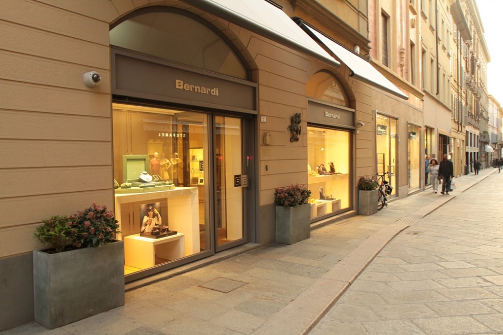 2011 年 Bernardi 珠宝店室内设计案例-16