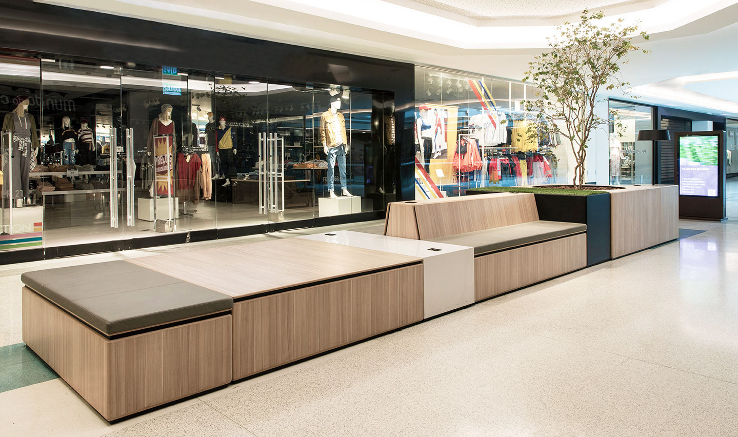 贾德尔·阿尔梅达，朱莉安娜·里奥布兰科，安德烈·德托尼，拉斐尔·阿达米，亚历·安德烈·马亚达纳，卡罗琳娜·梅里齐，让·卡洛斯-7