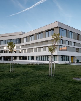嵌于地形的活力中心——土耳其 Cankaya 大学体育中心