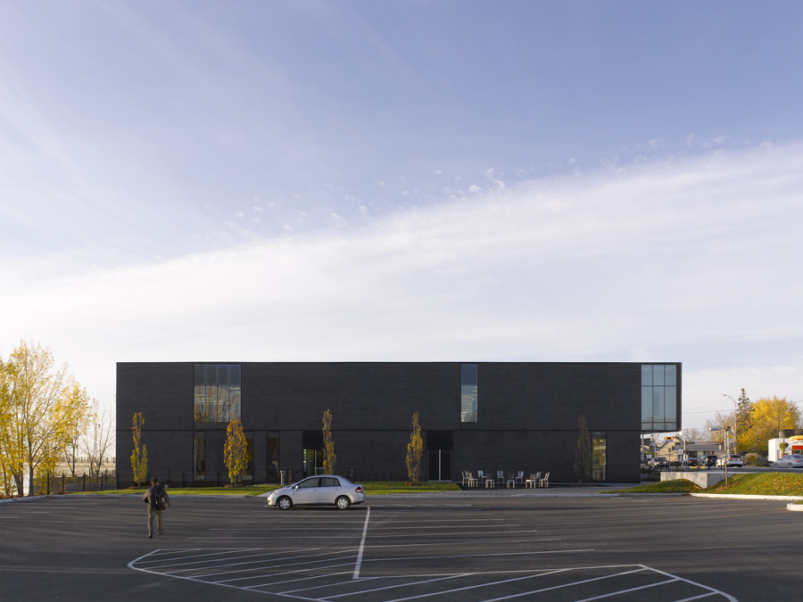 Guy Bélisle 图书馆-4