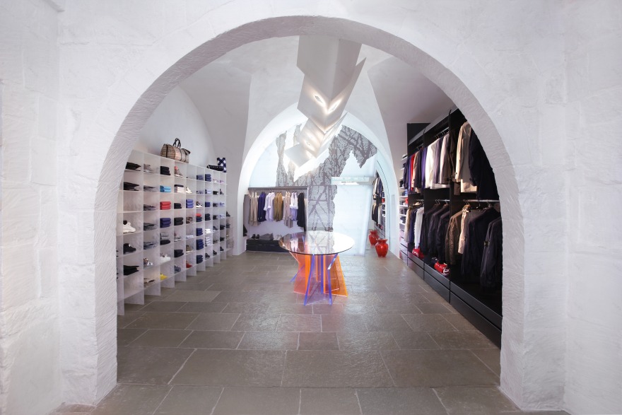 Contre Boutique 精品店设计-9