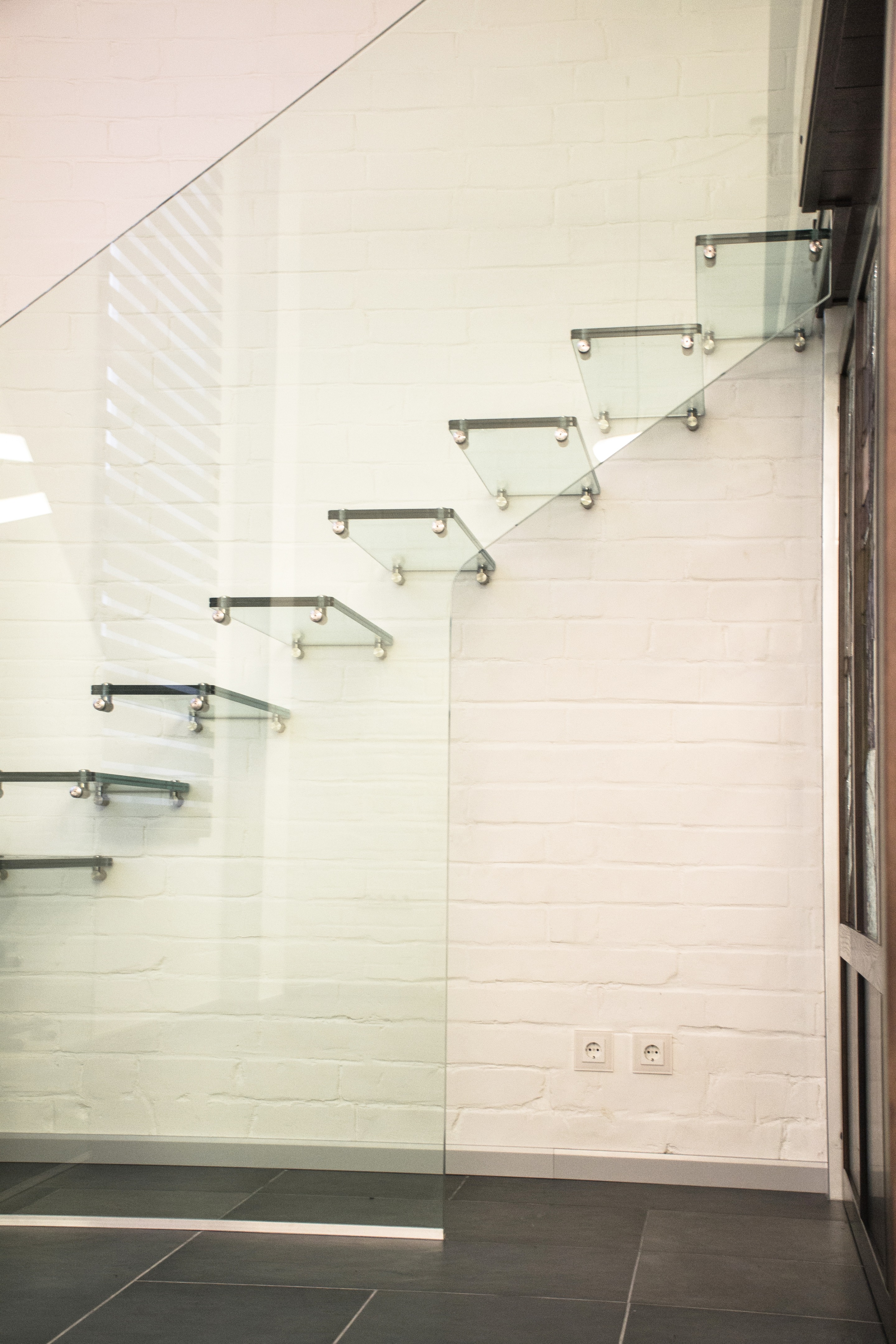 2016 年玻璃楼梯办公室设计-1