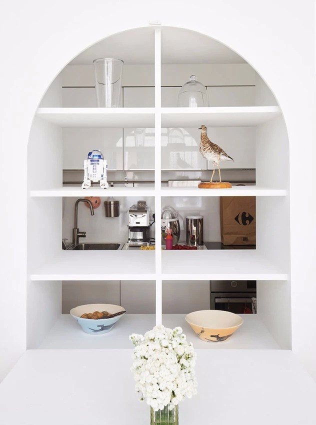 巴黎 30㎡小宅,拱形储物柜打造宽敞空间-20