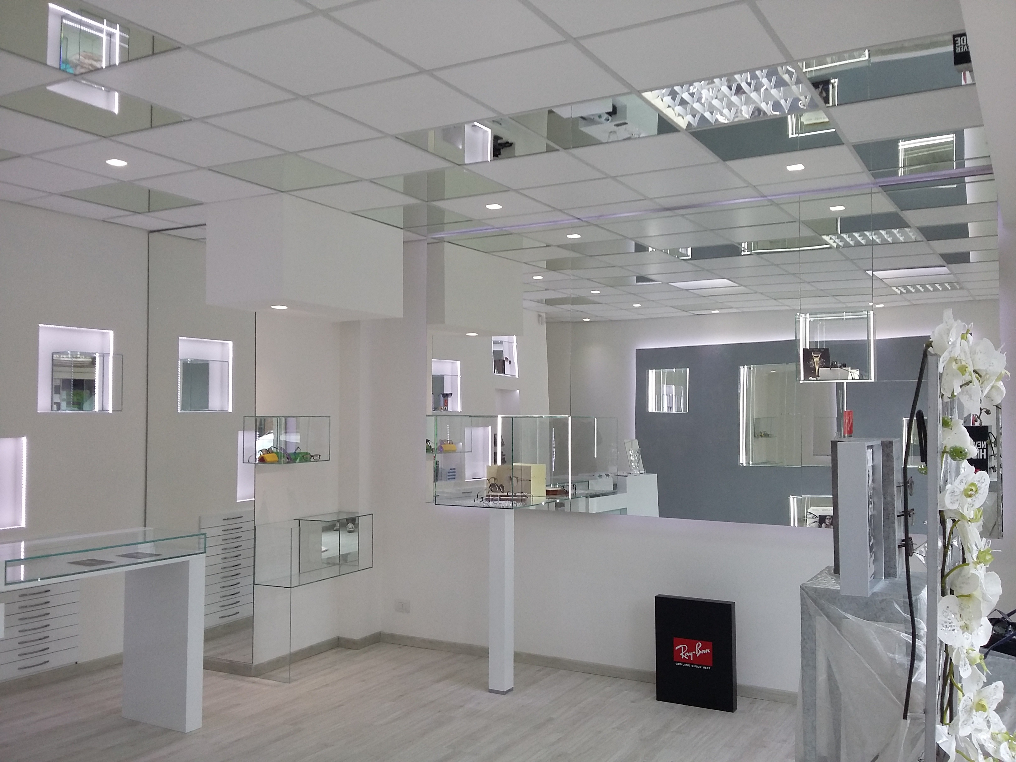 时尚眼镜仓库"Ottica Fashion"室内设计-0