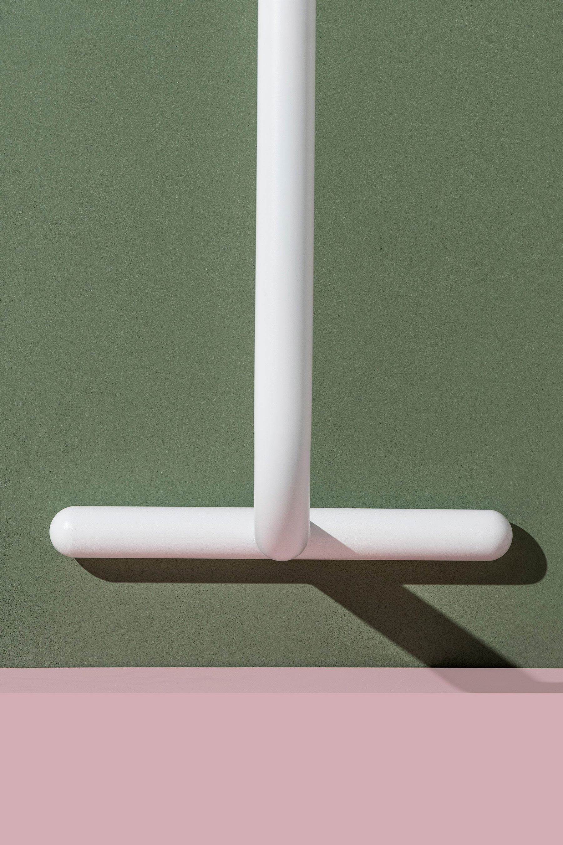 极简主义代表作——道尔·琼斯工作室的“栏”系列家具-9