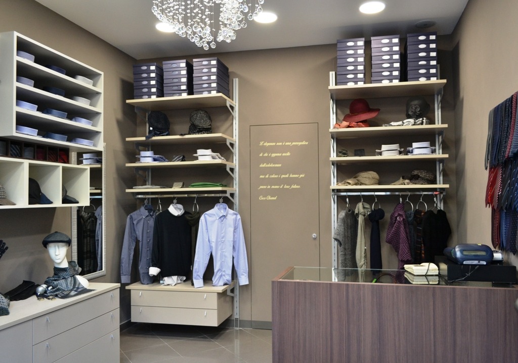 简约优雅的"La Cravatta"商店设计-25